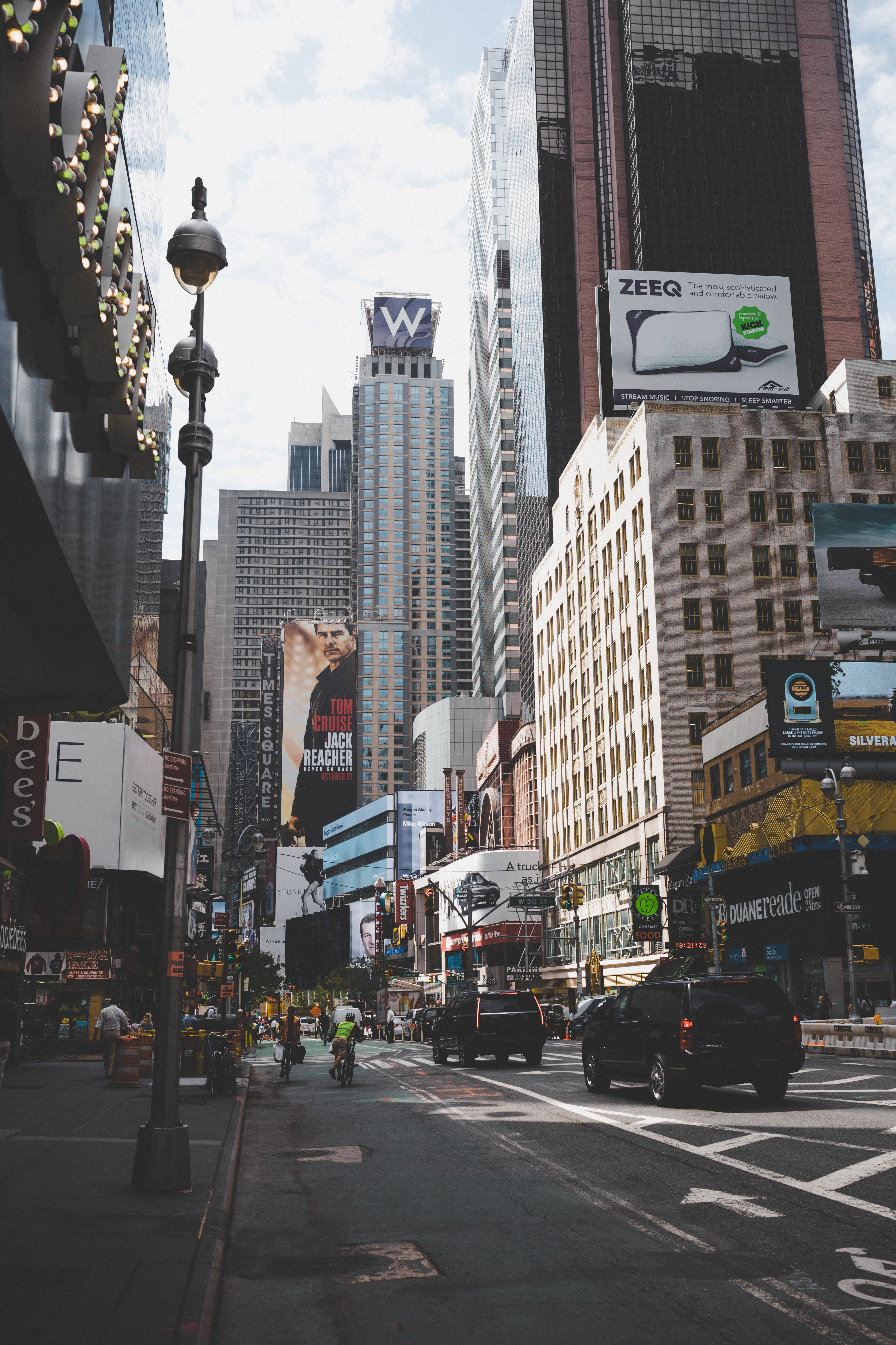 street, outdoors, skyscraper, ad, people, city life, transportation, modern, united states, incidental people, sign, built structure, billboard, advertisement, Phone HD Wallpaper