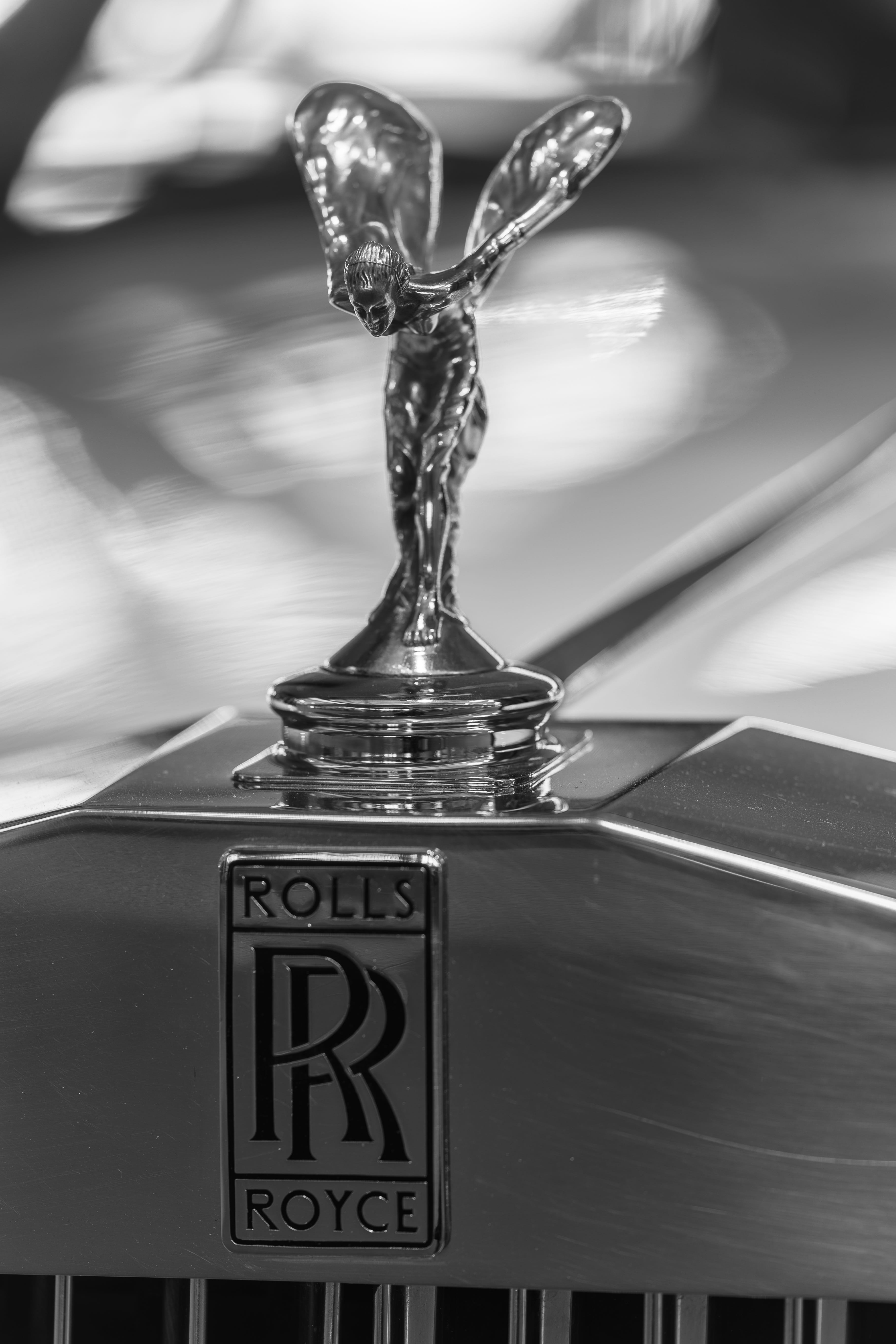 status symbol, capital letter, edelkarosse, number, trademarks, text, no people, oldtimer, art and craft, noble, grayscale, human representation, focus on foreground, Phone HD Wallpaper