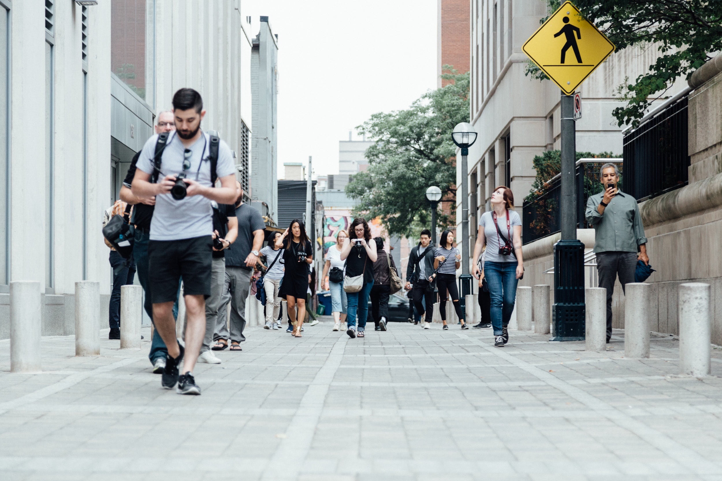 day, angle, tourists, urban, casual clothing, downtown, lifestyle, road, front view, men, side, city, street, way, crowd, photography, lifestyles, life, HD Wallpaper