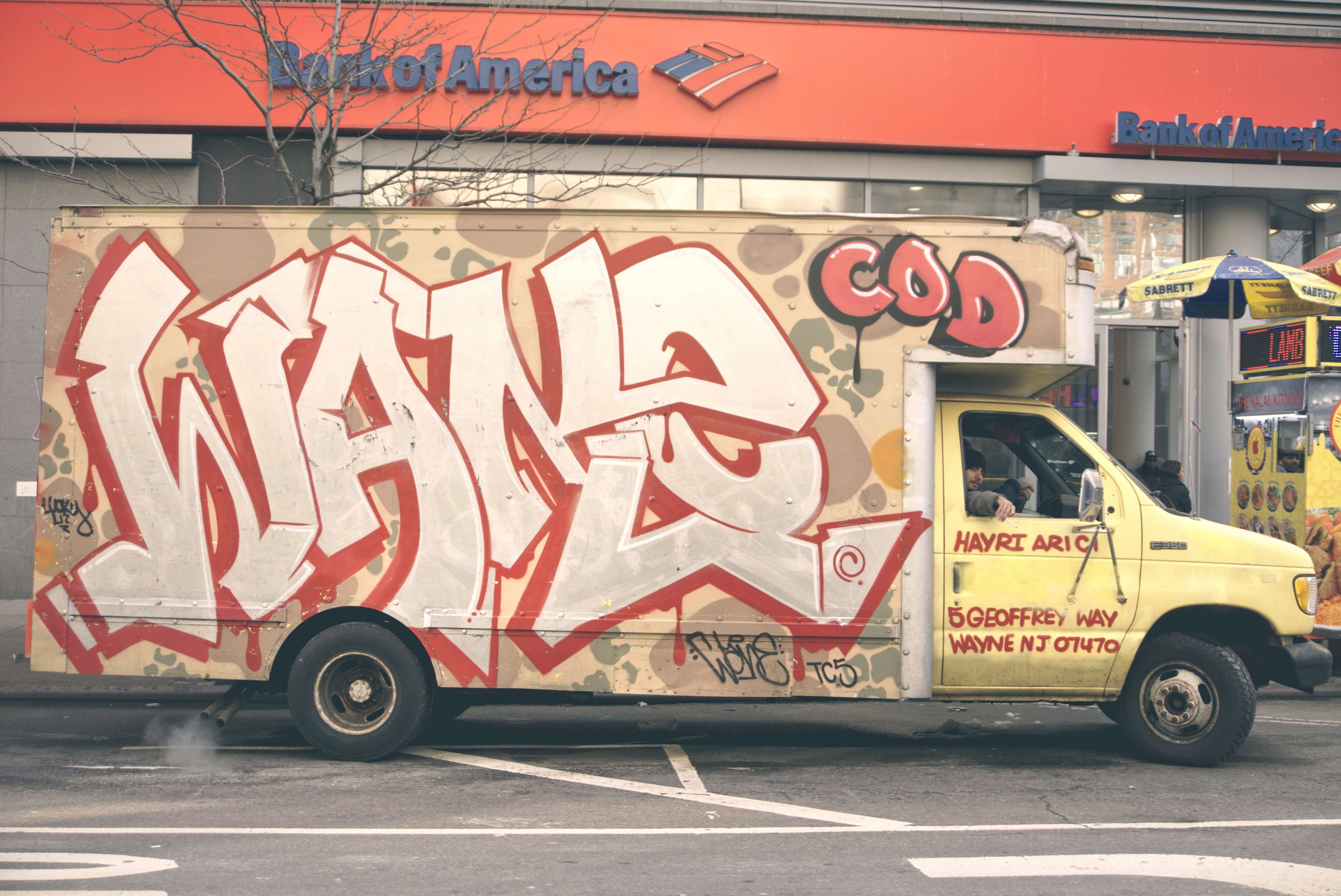 day, graffiti, car, new york city, truck, city, building exterior, mode of transportation, no people, motor vehicle, western script, street, walking, communication, HD Wallpaper