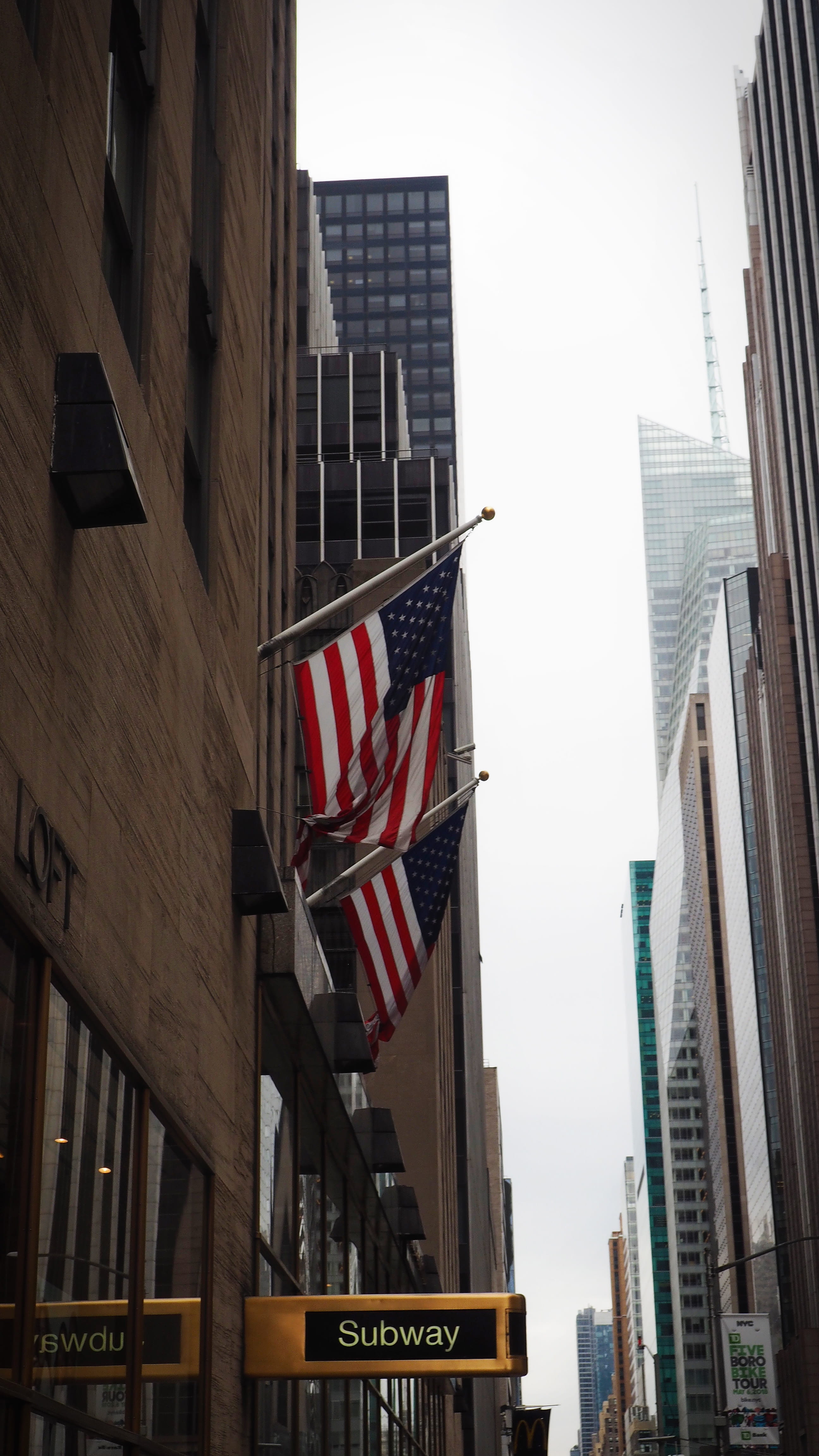 nature, skyscraper, building, national icon, new york, us flag, patriotism, united states, building exterior, ny, striped, independence, low angle view, Phone HD Wallpaper