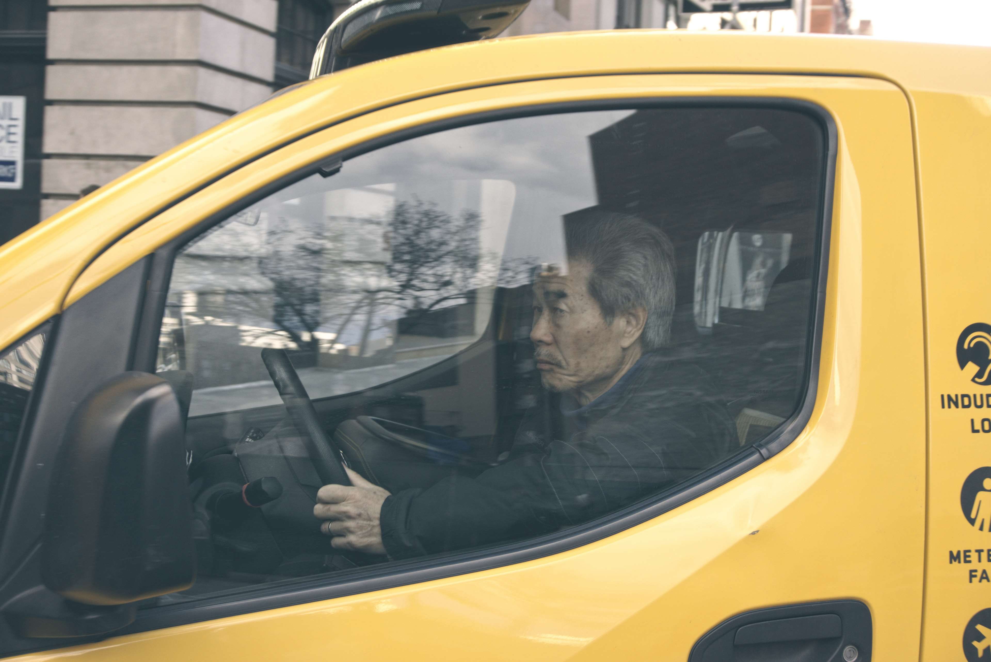 one person, rain, day, men, new york city, people, newspaper, transparent, window, public transportation, street photo, glass - material, land vehicle, HD Wallpaper