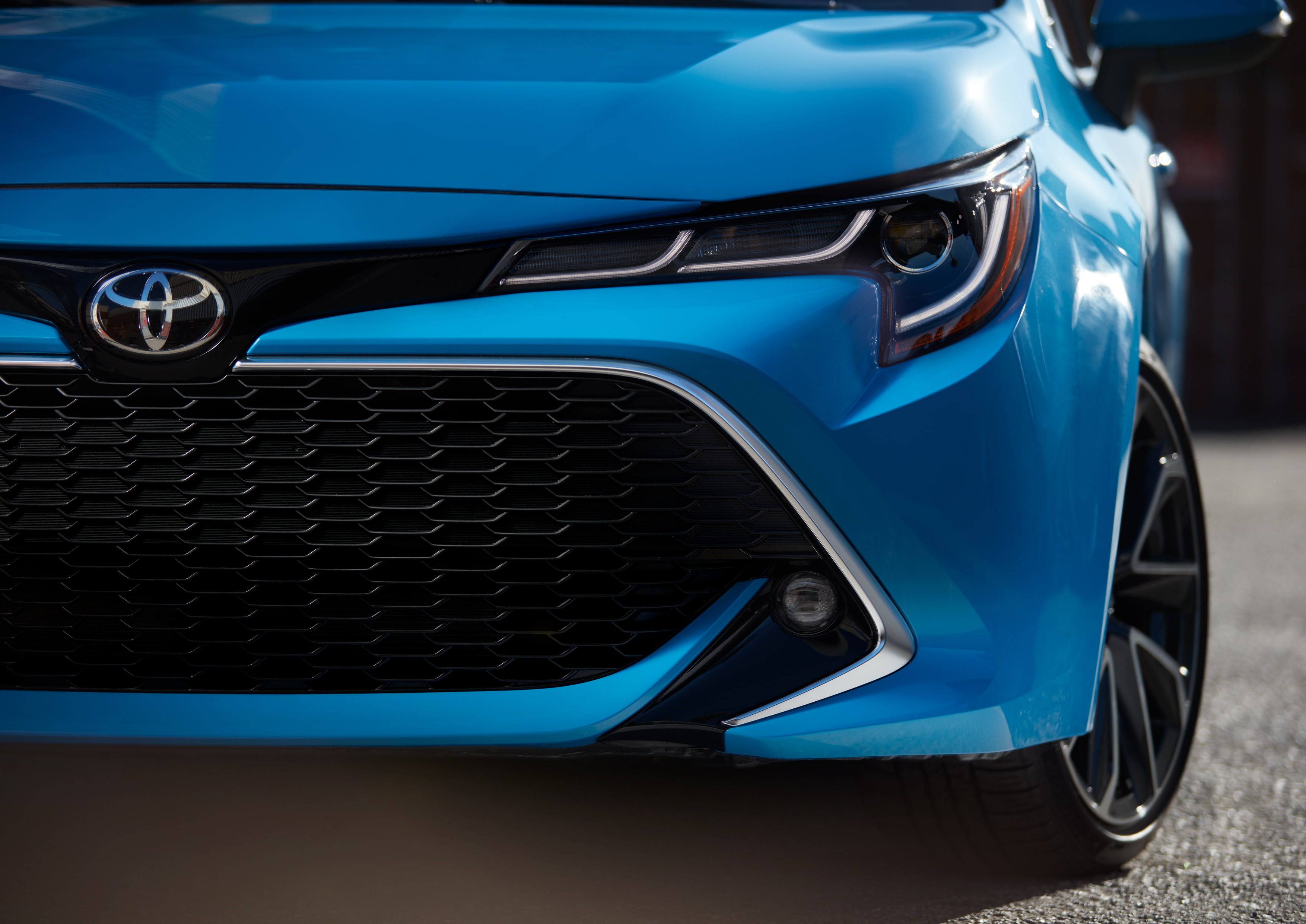 retro styled, motor vehicle, no people, wealth, mode of transportation, corolla, 2019, shiny, day, car, hatchback, transportation, headlight, metal, close-up, HD Wallpaper