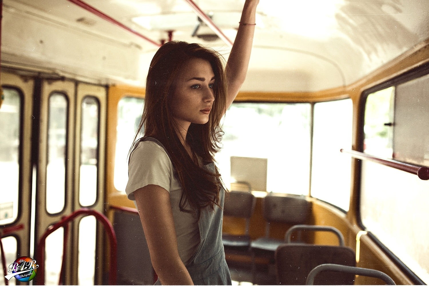leisure activity, 720P, train - vehicle, casual clothing, young women, day, lifestyles, looking, mode of transportation, looking away, young adult, vehicle interior, HD Wallpaper
