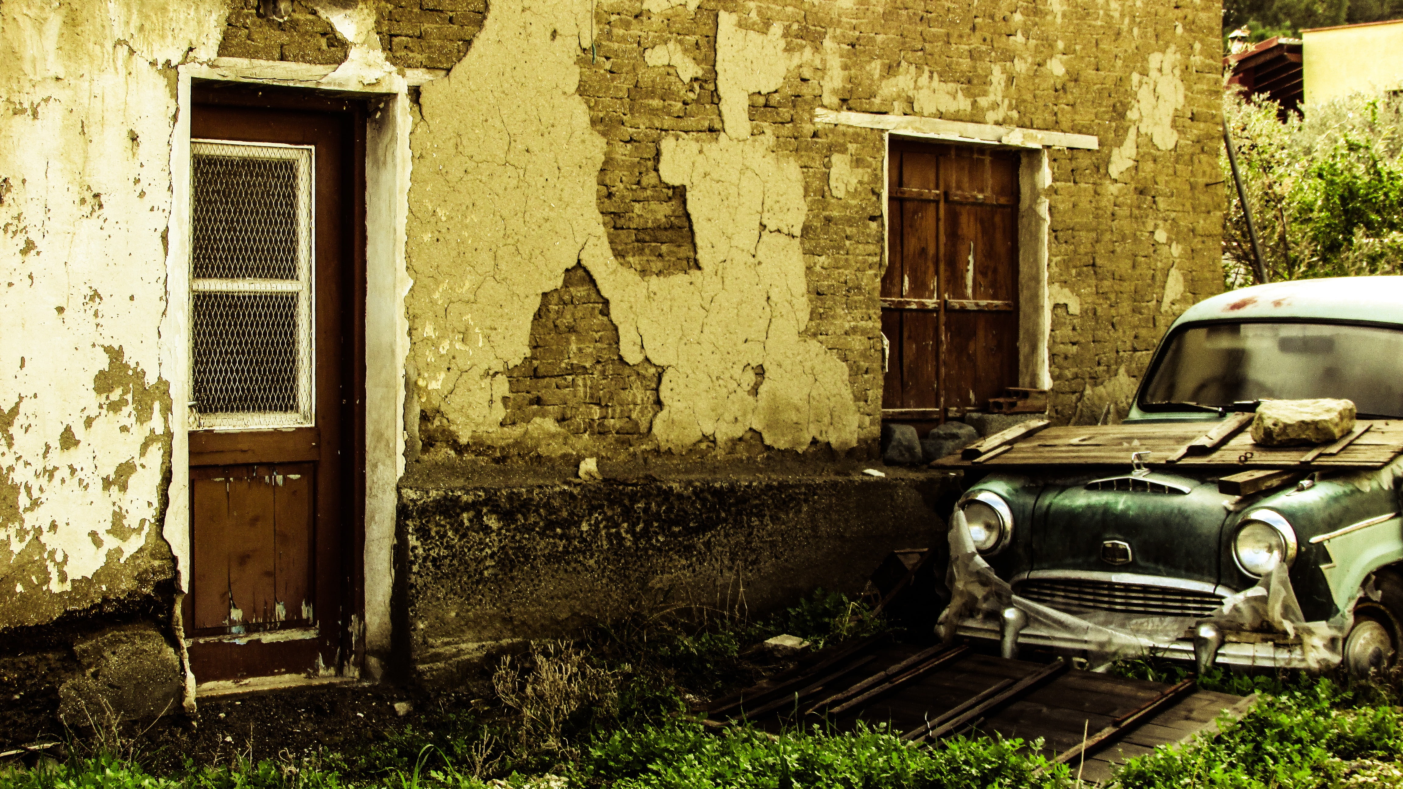 outdoors, cyprus, bad condition, retro styled, damaged, classic, decay, house, building, obsolete, concrete, 4K, deterioration, no people, green, psimolofou, HD Wallpaper