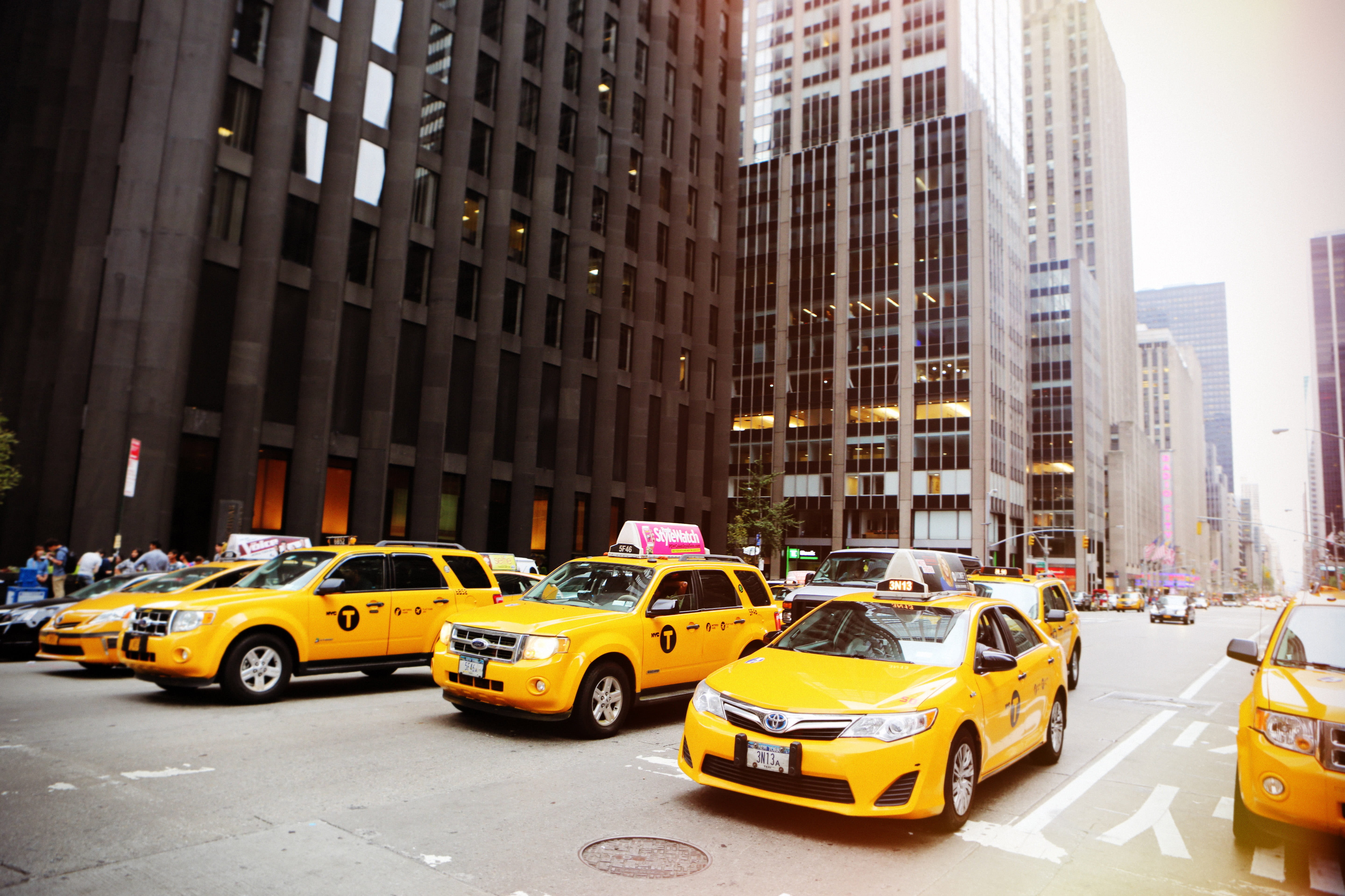midtown Manhattan, mode of Transport, mode of transportation, outdoors, city, New York City, streets of New York, fifth Avenue, york, streets, urban Scene, HD Wallpaper