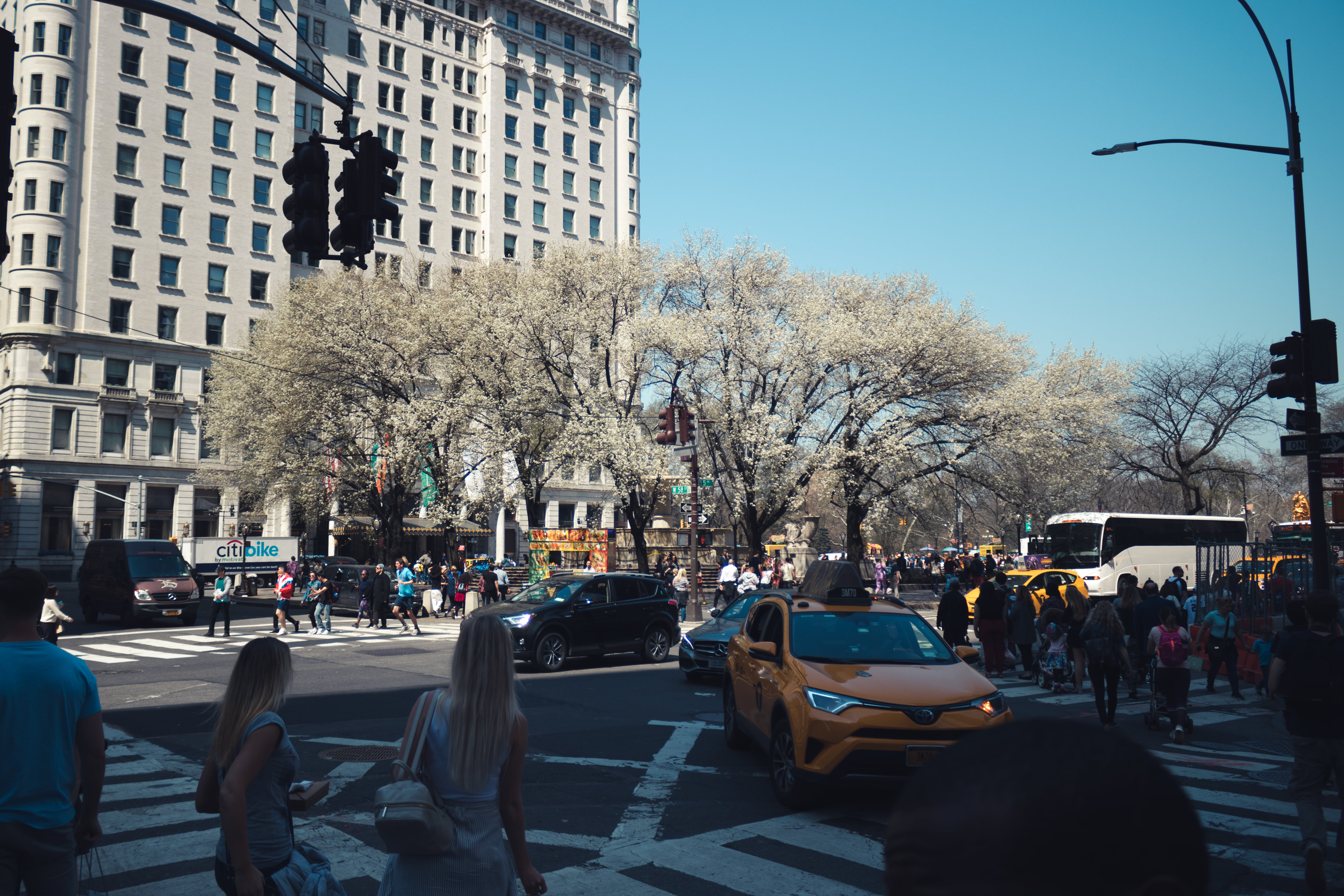 building exterior, orange, nature, group of people, city, road, built structure, city life, suv, people, New York Taxi, office building exterior, New York City, HD Wallpaper