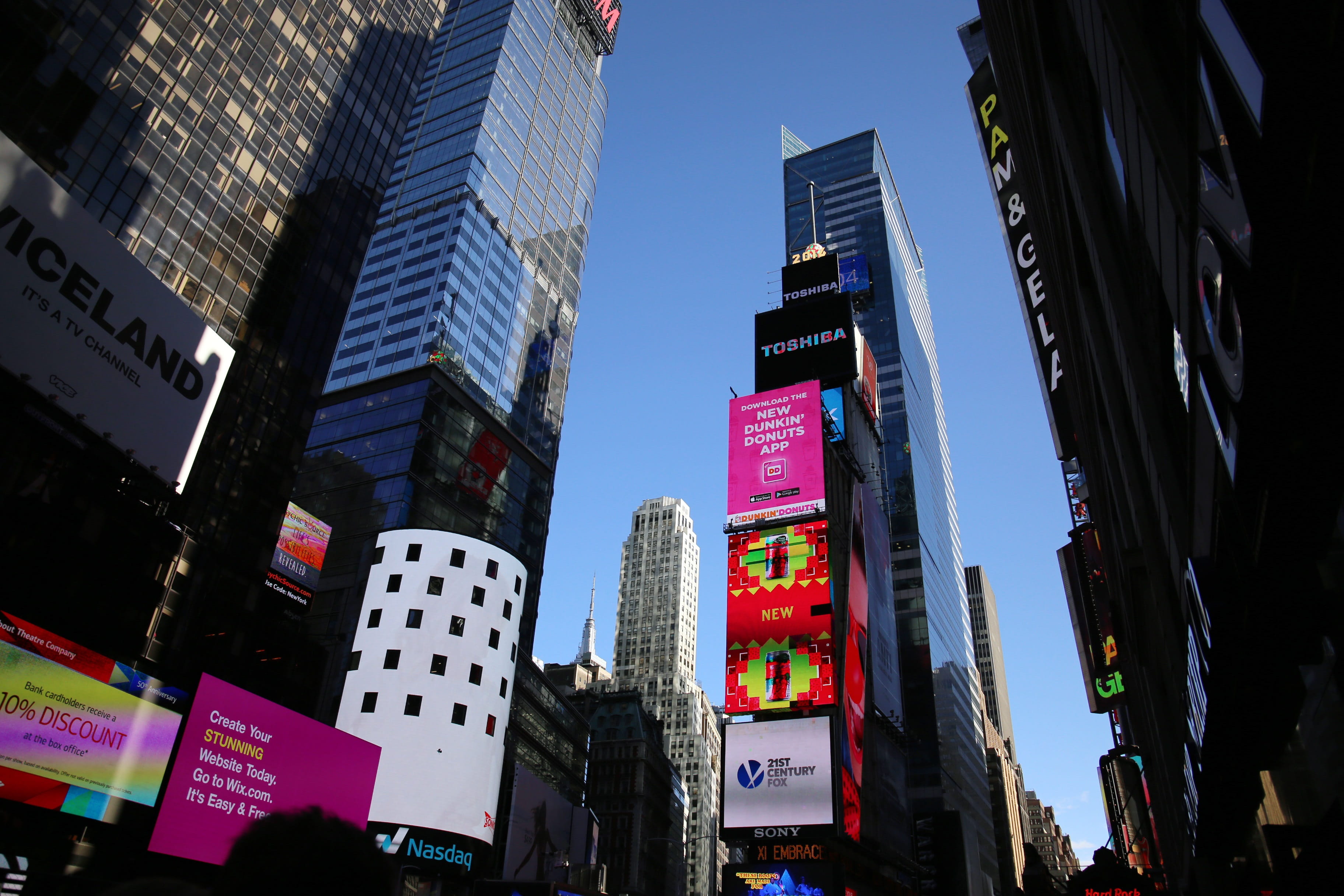 building exterior, advertisements, urban, nature, New York, outdoors, advertisement, low angle view, travel destinations, sky, building, tower, Nyc, manhattan, HD Wallpaper