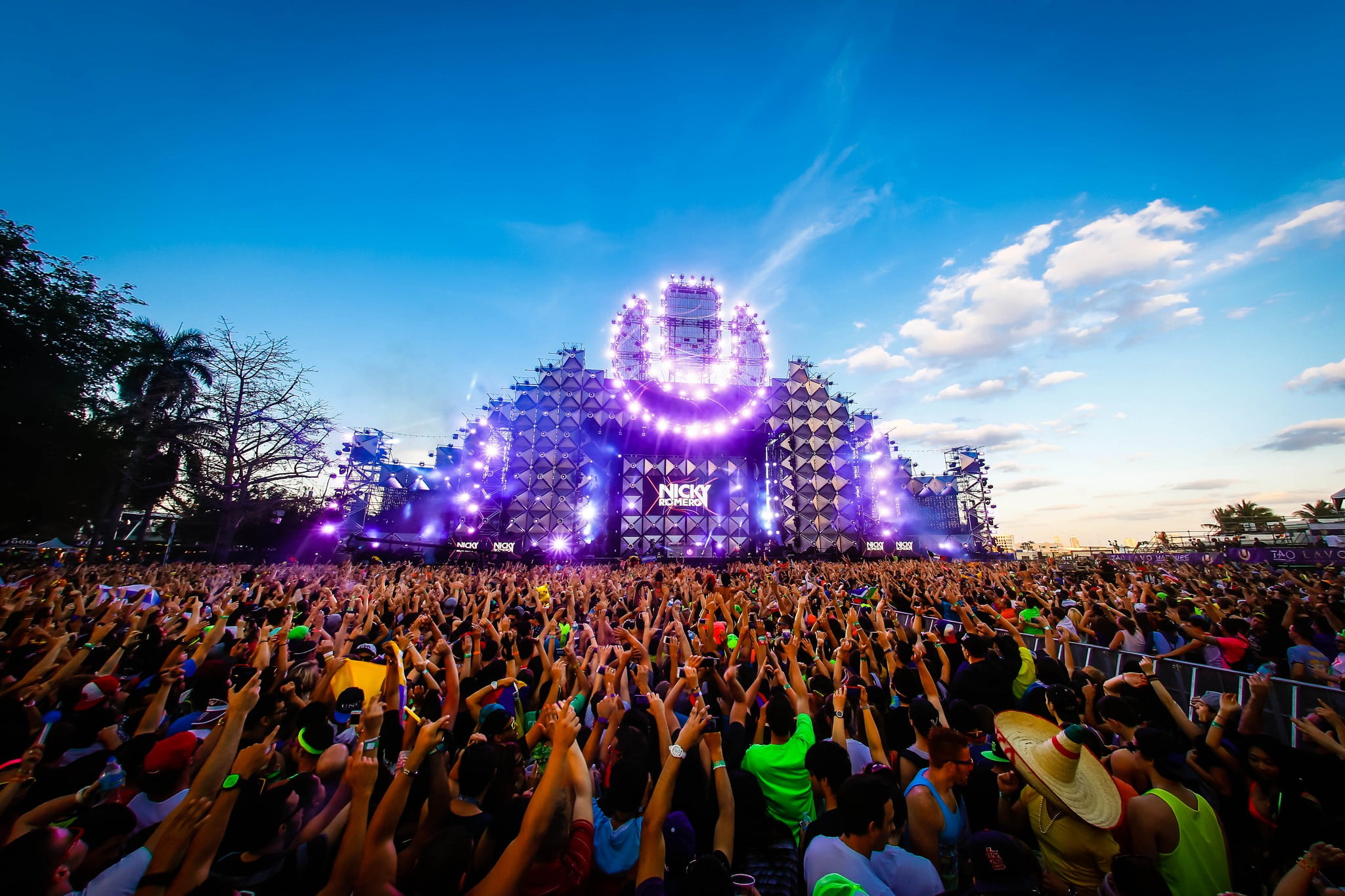 blue, nature, real people, music, lot, group of people, excitement, Ultra Music Festival, outdoors, arts culture and entertainment, performance, watching, HD Wallpaper