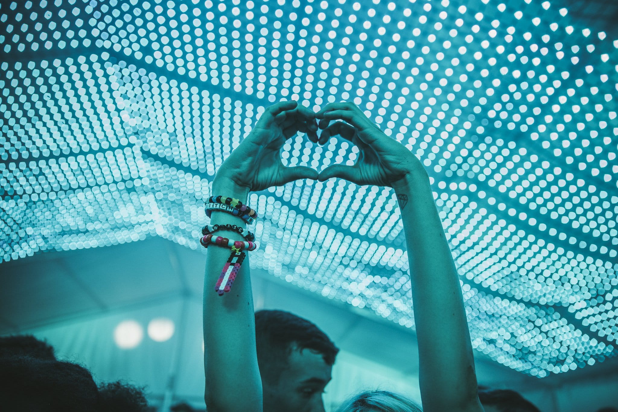 young adult, one person, 1080P, adult, nature, human limb, enjoyment, emotion, limb, body part, Heart, Future, outdoors, Event, night, day, ceiling, architecture, HD Wallpaper