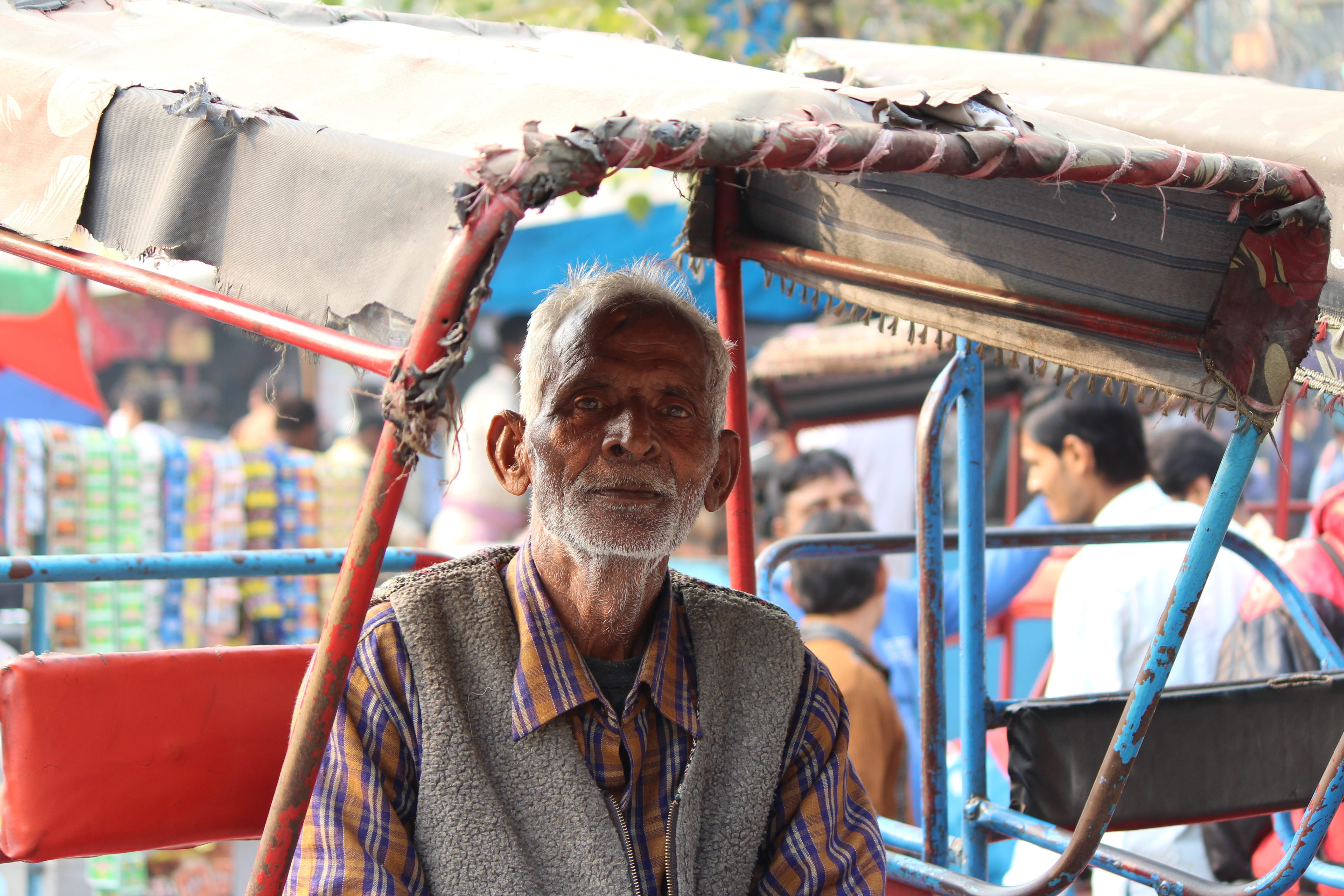 old man, portrait, men, looking at camera, one person, mature men, retail, 5K, market, front view, lifestyles, males, market stall, real people, small business, HD Wallpaper