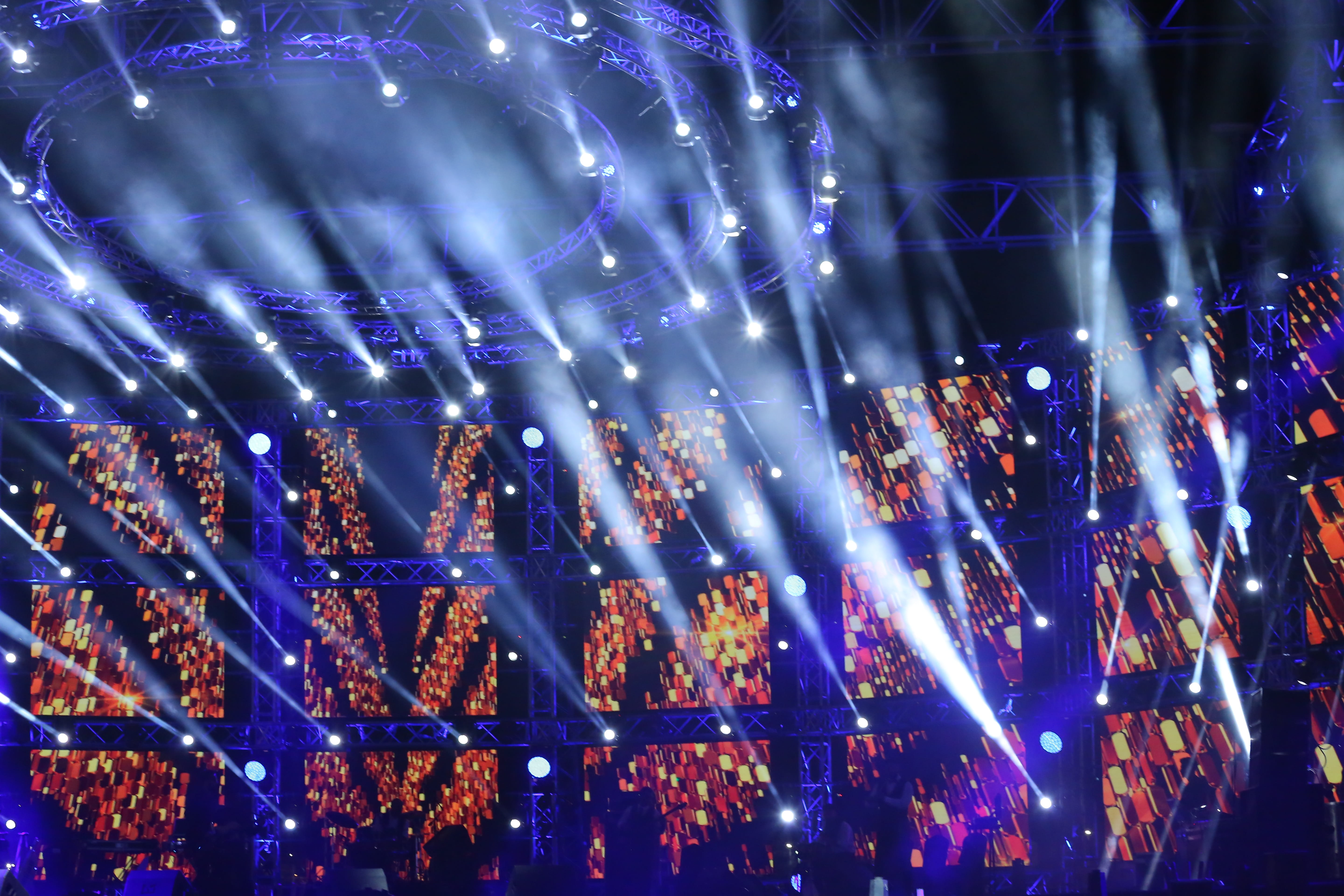 stage, silhouette, audience, indoors, nightlife, atmosphere, event, decoration, no people, celebration, excitement, light - natural phenomenon, stage - performance space, HD Wallpaper