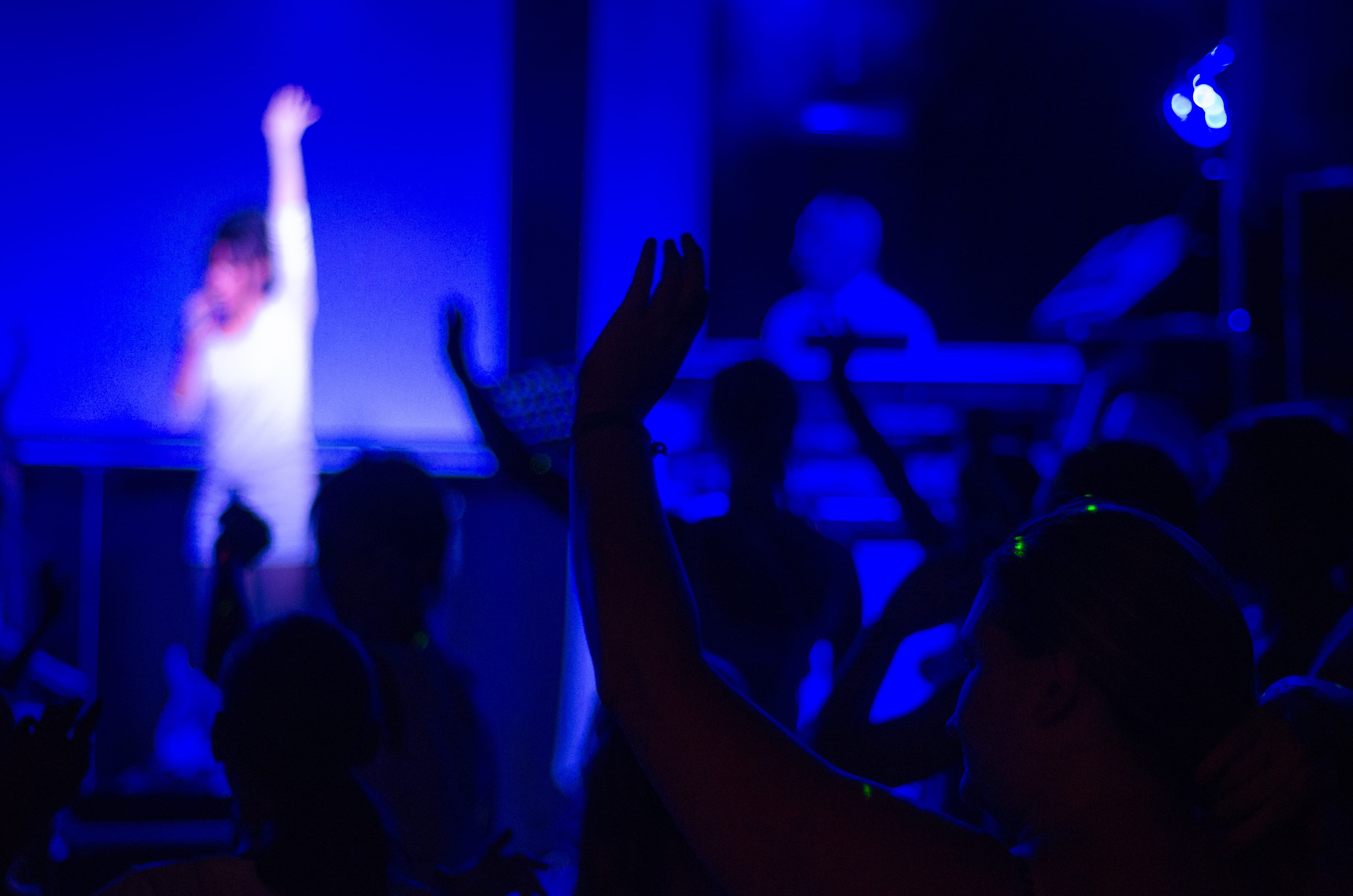 dark, music, 4K, hand, audience, excitement, party, arms raised, concert, nightclub, rock music, human arm, people, star, dancing, limb, rock, festival, HD Wallpaper