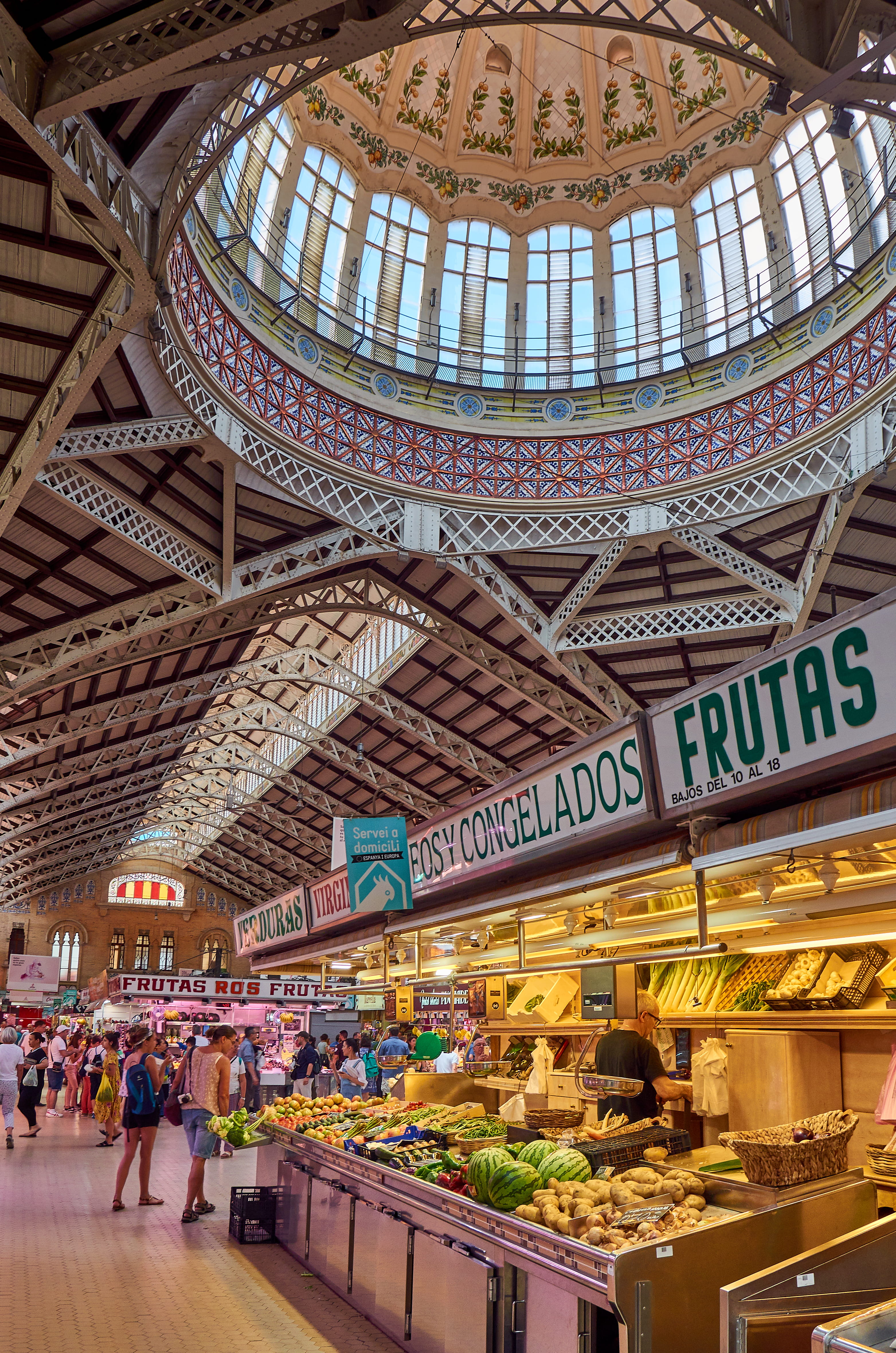 spain, real people, market stall, valencium, large group of people, built structure, tourism, men, food market, produce, inside, people, street market, Phone HD Wallpaper
