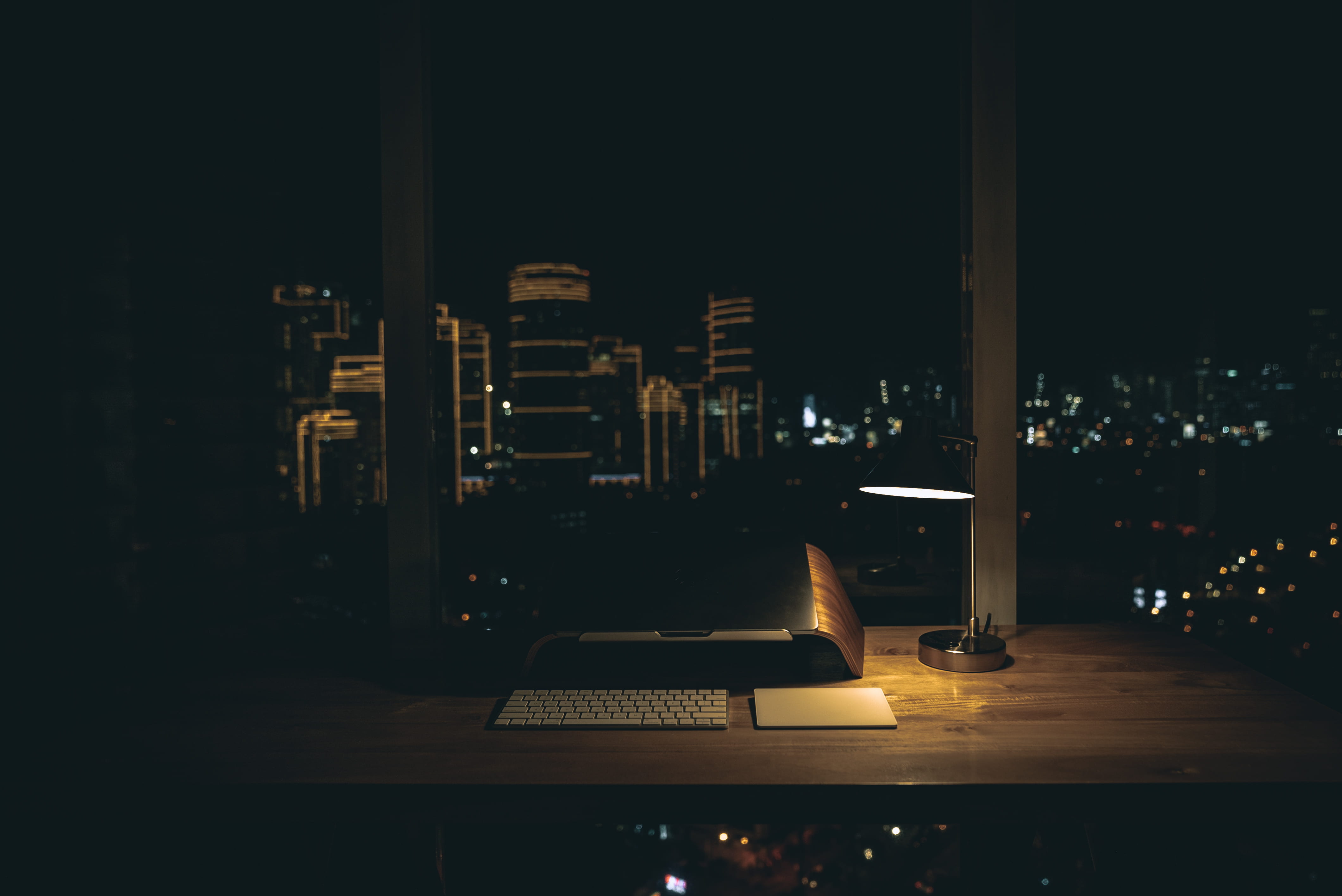 cuilding, 4K, flat, keyboard, desk, top, built structure, office, architecture, touch, no people, cityscape, office building exterior, night, surface, HD Wallpaper