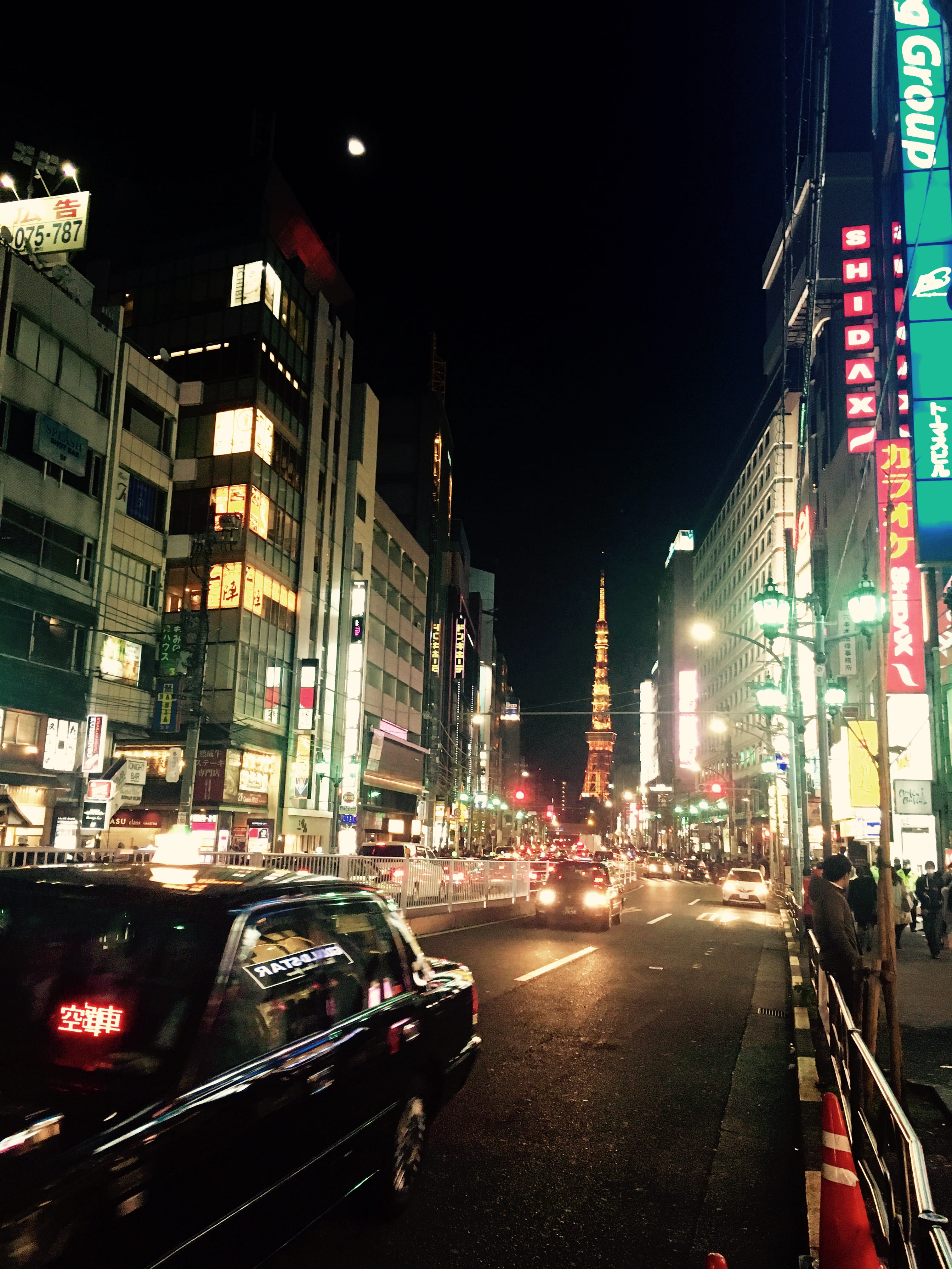 japan, night, tokyo, taxi, street, car, city life, roppongi, incidental people, land vehicle, skyscraper, building exterior, mode of transportation, motor vehicle, Phone HD Wallpaper