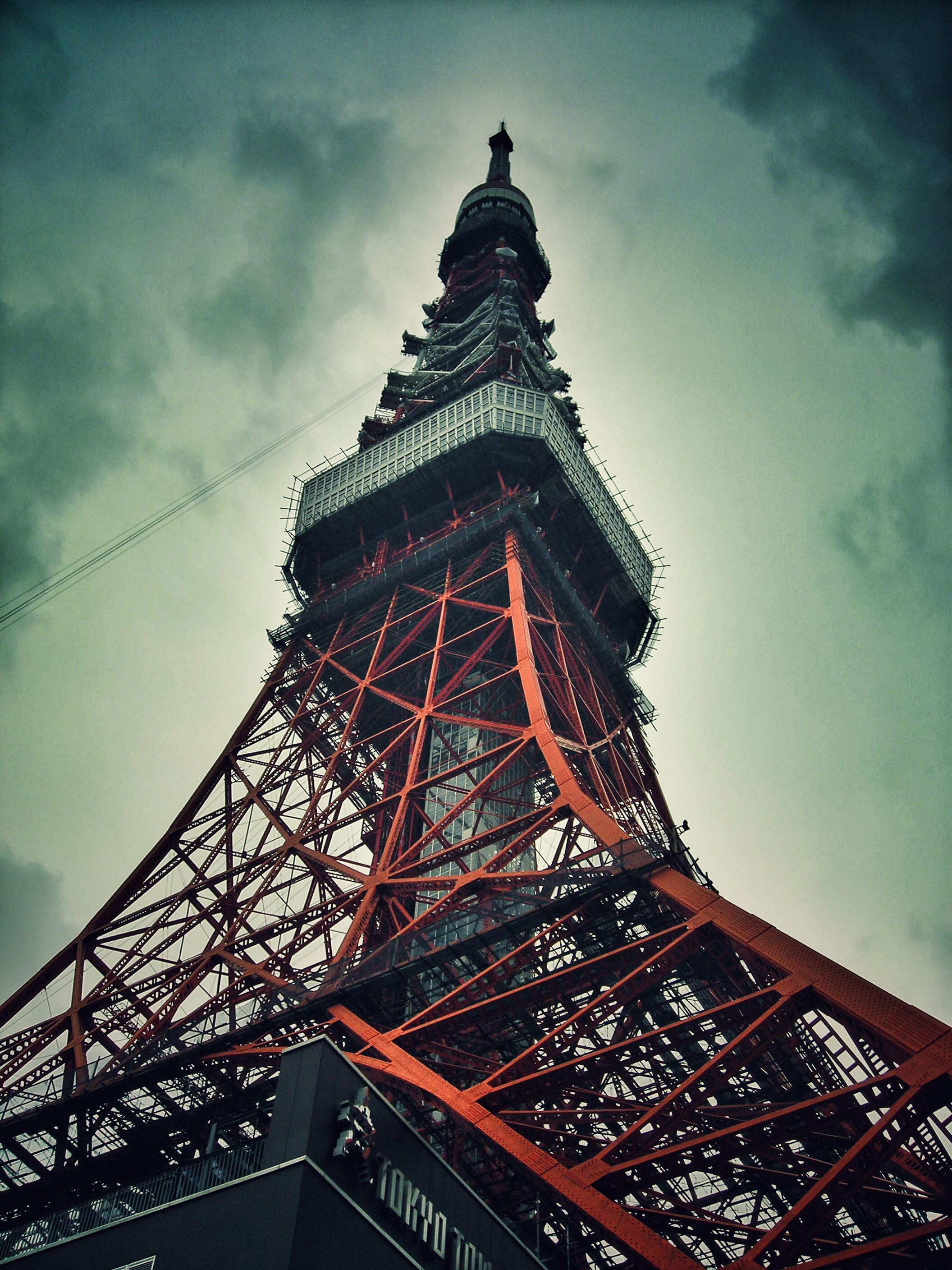 cloud - sky, travel destinations, tower, outdoors, built structure, 2K, city, travel, nature, metal, no people, low angle view, building exterior, minato-ku, Phone HD Wallpaper
