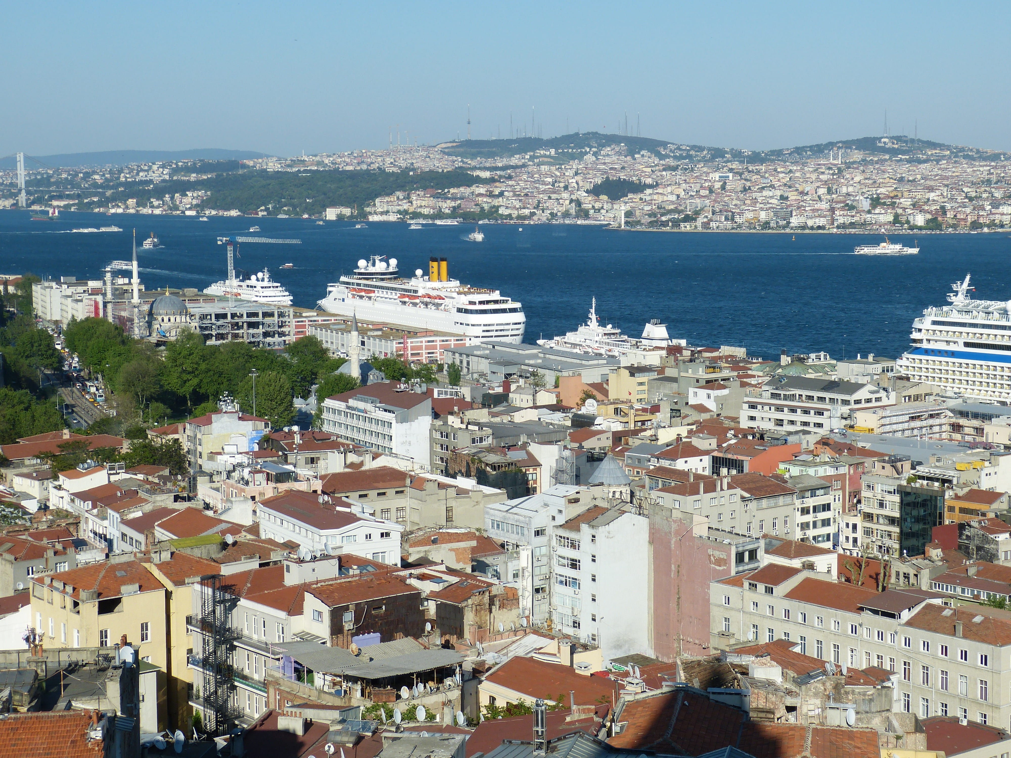 residential district, water, Orient, galata, travel, day, built structure, galata tower, crowded, tourism, architecture, cityscape, city, crowd, cruise ship, HD Wallpaper