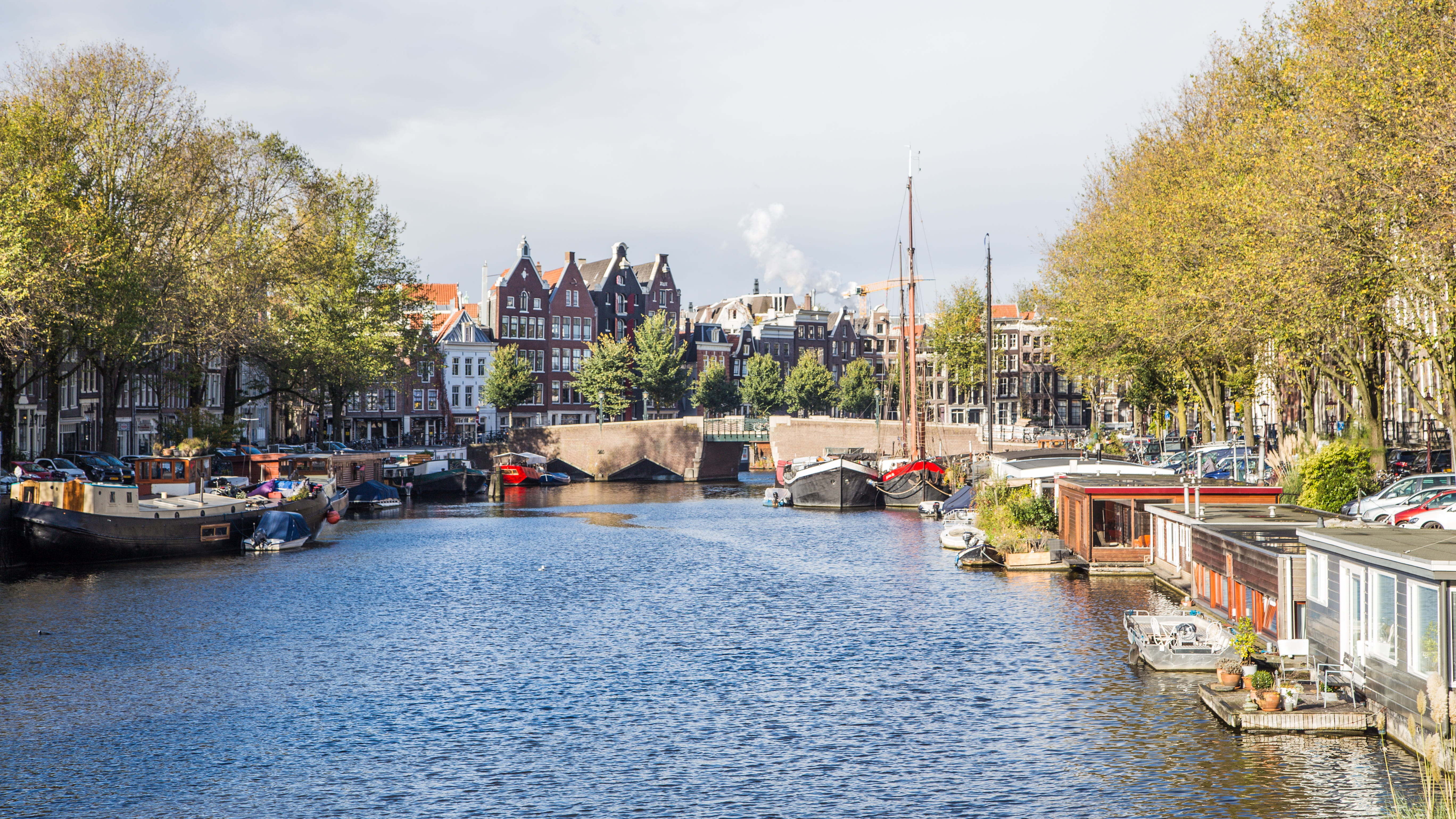 city centre, bridge - man made structure, water, sky, passenger craft, near, channel, megalopolis, tourism, the urban landscape, cityscape, mode of transportation, HD Wallpaper