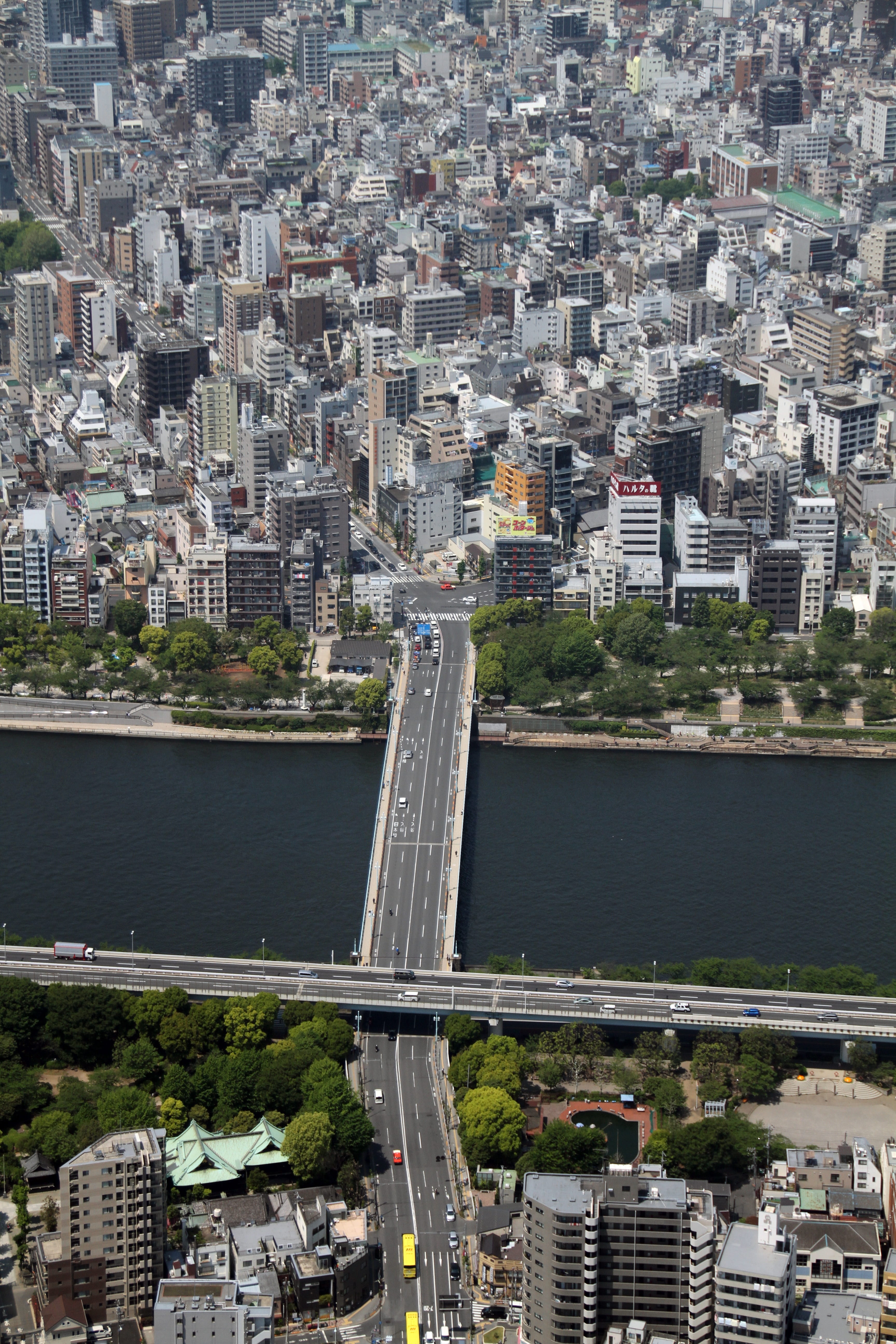 transportation, high angle view, outdoors, downtown, 5K, architecture, building, city, built structure, view, tokyo, river, residential district, building exterior, Phone HD Wallpaper