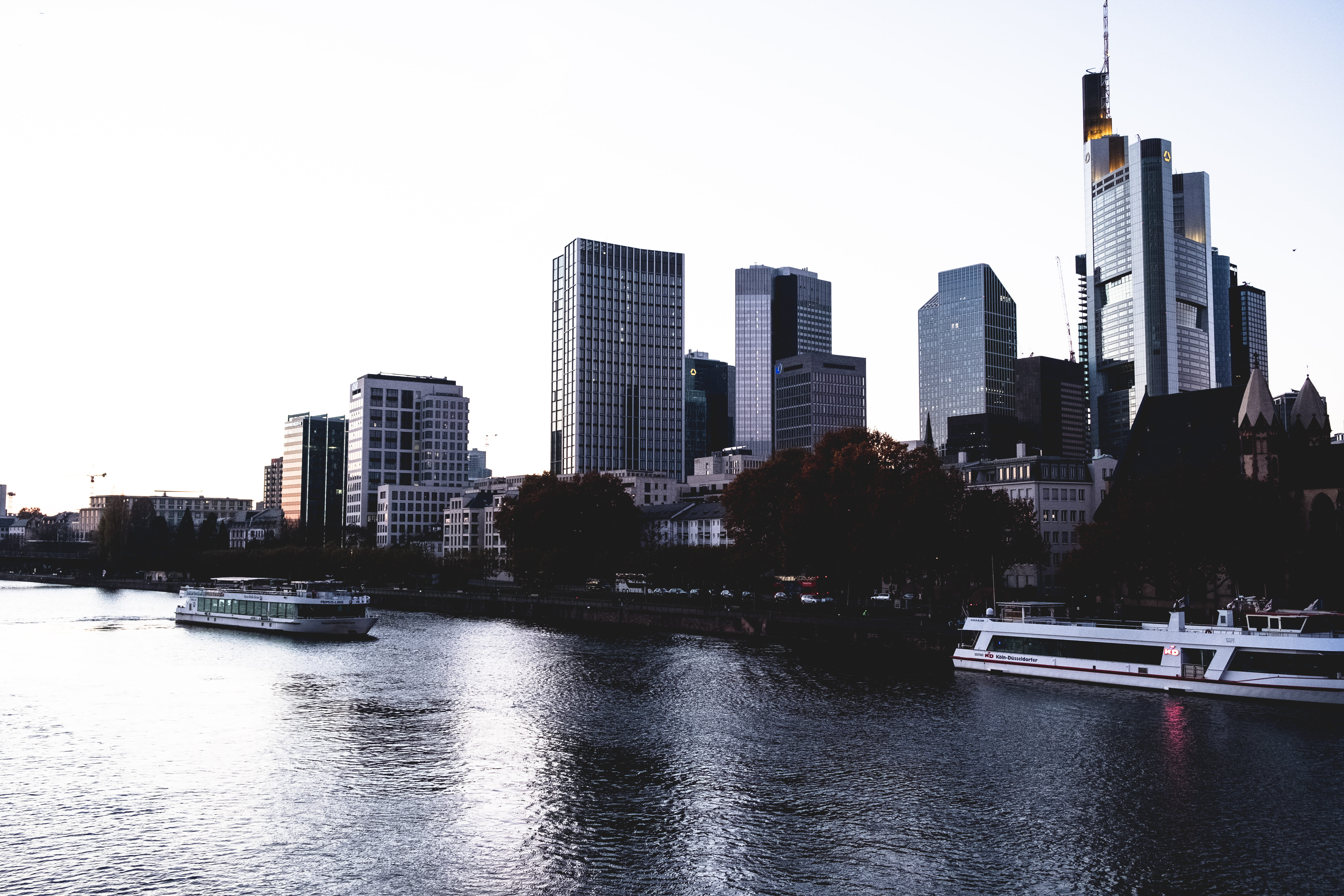 nature, boat, german, landscape, 5K, sky, architecture, office building exterior, evening, skyscraper, main, building, waterfront, fluss, sonnenuntergang, HD Wallpaper