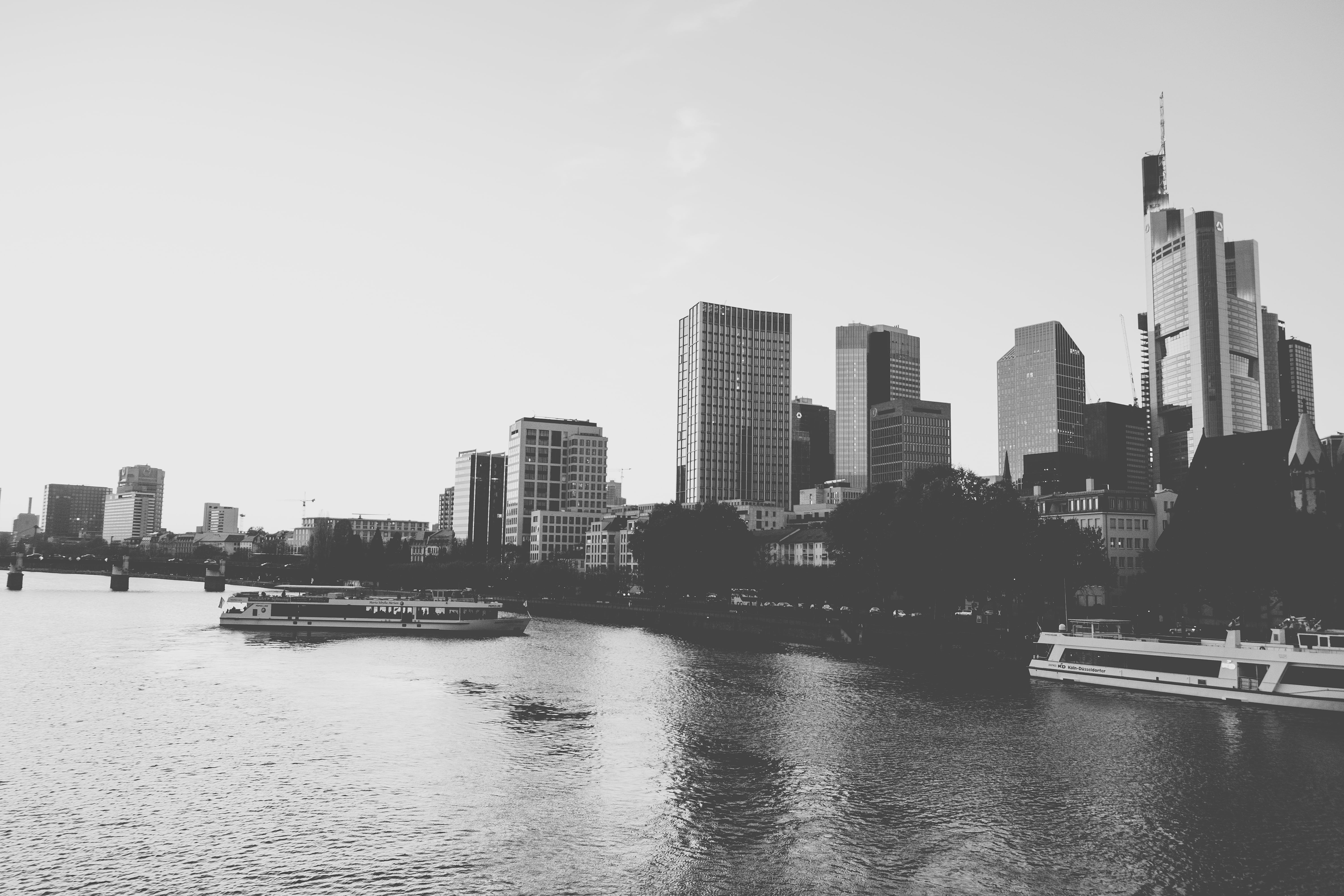 outdoors, white, city, urban skyline, frankfurt, waterfront, german, river, yacht, skyline, tall - high, no people, building, modern, stadt, nature, buildungs, HD Wallpaper