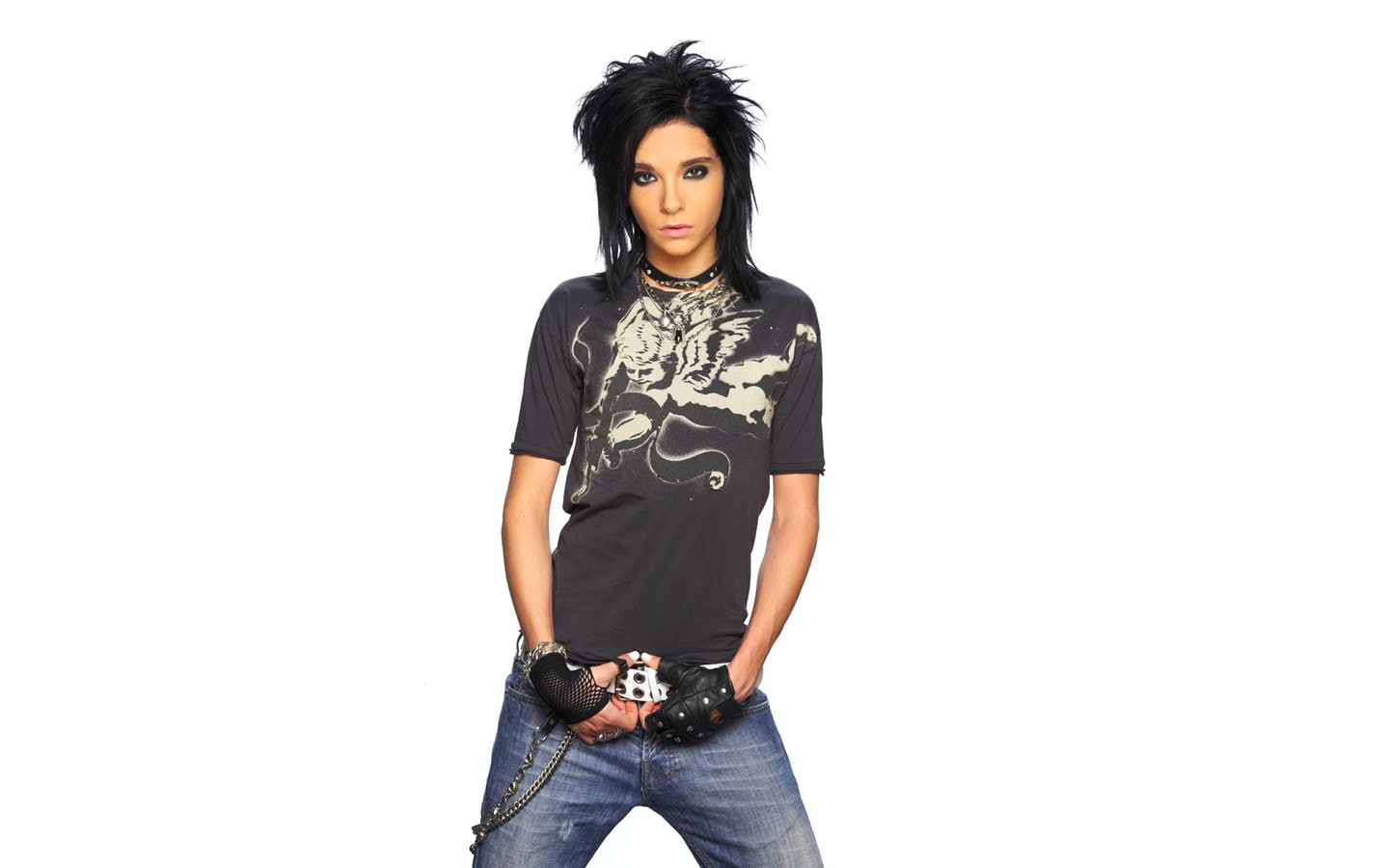 confidence, 720P, looking at camera, Tokio Hotel, casual clothing, black hair, white background, beauty, lifestyles, jeans, fashion, portrait, hair, front view, HD Wallpaper