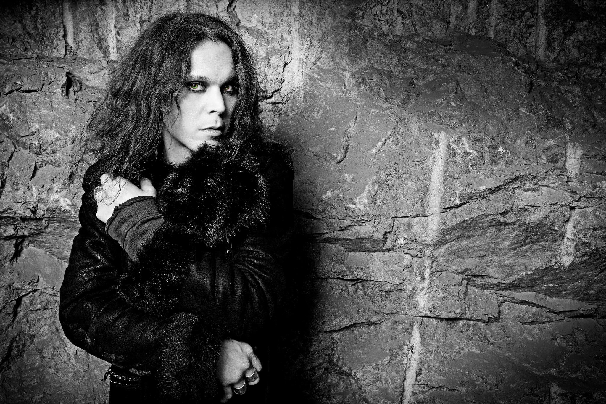 warm clothing, one person, wall, beautiful woman, looking at camera, young women, beauty, fashion, ville valo, adult, teenager, young adult, hairstyle, HD Wallpaper