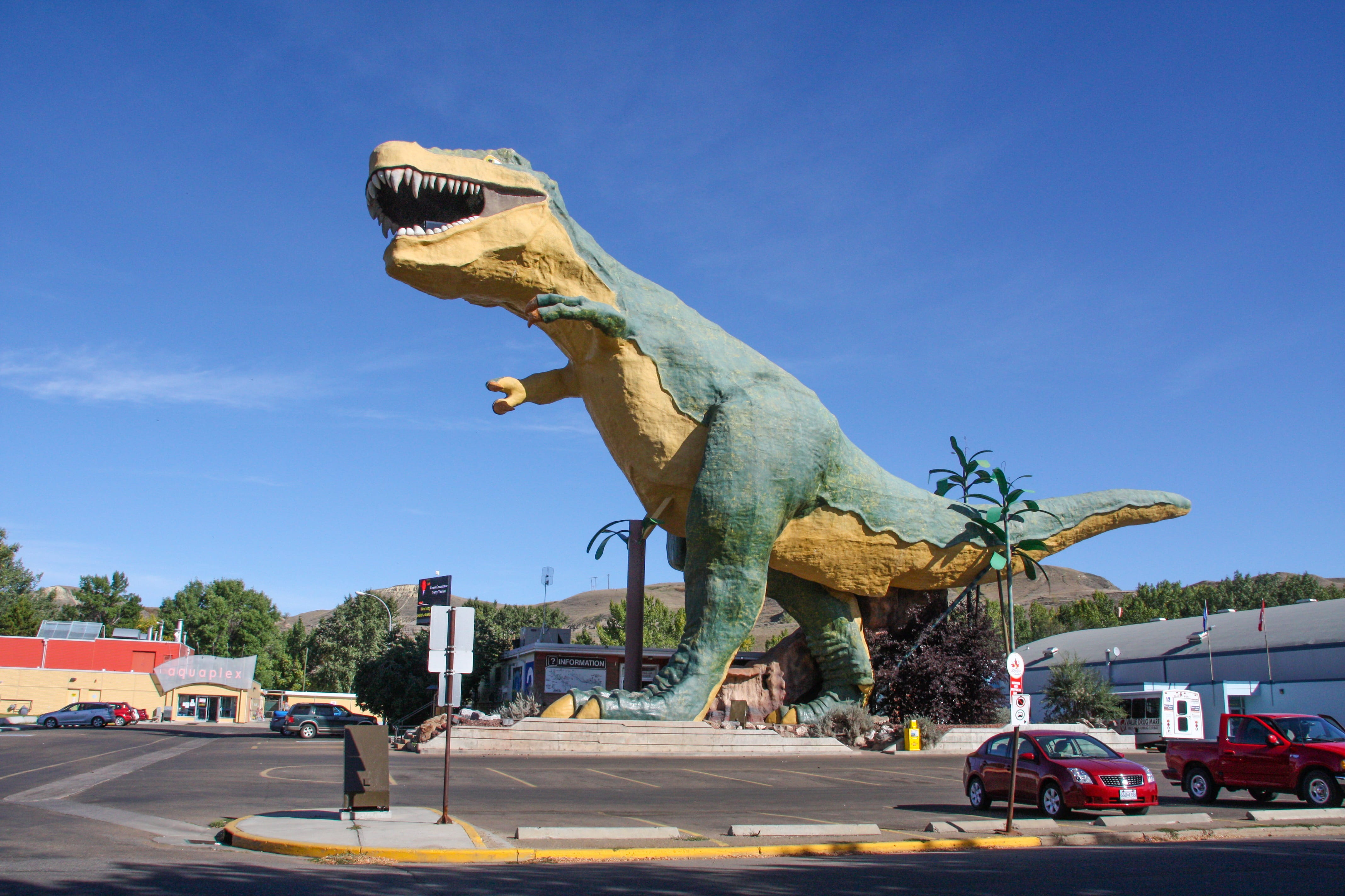 foot, Canada, animal, animal representation, observation deck, extinct, Drumheller, blue, visit, nature, Dinosaur, motor vehicle, street, reptile, alberta, HD Wallpaper