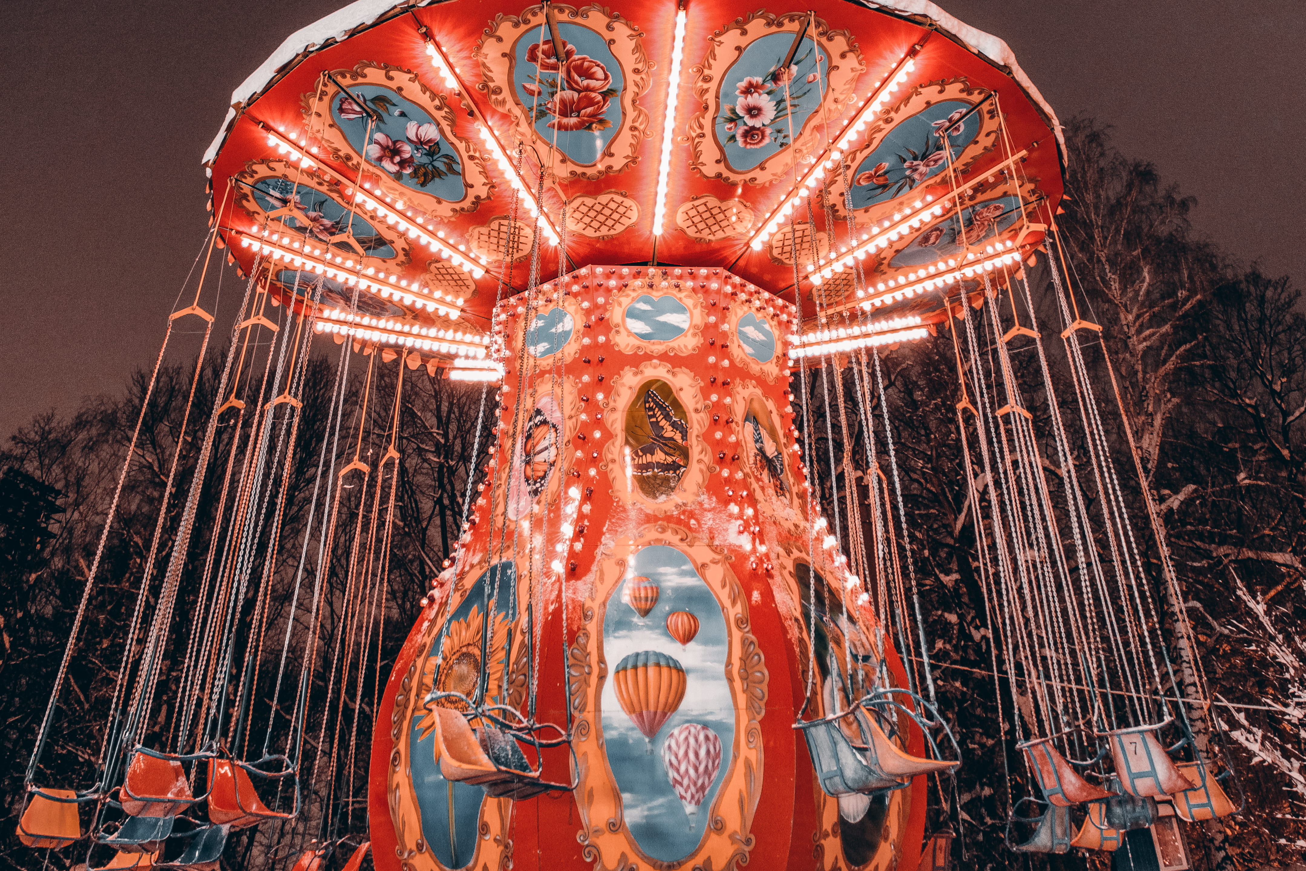 hdwallpaper, 4K, low angle view, built structure, arcade game machine, neon, red, outdoors, winter, architecture, carnival, no people, belief, trees, indoor play area, HD Wallpaper