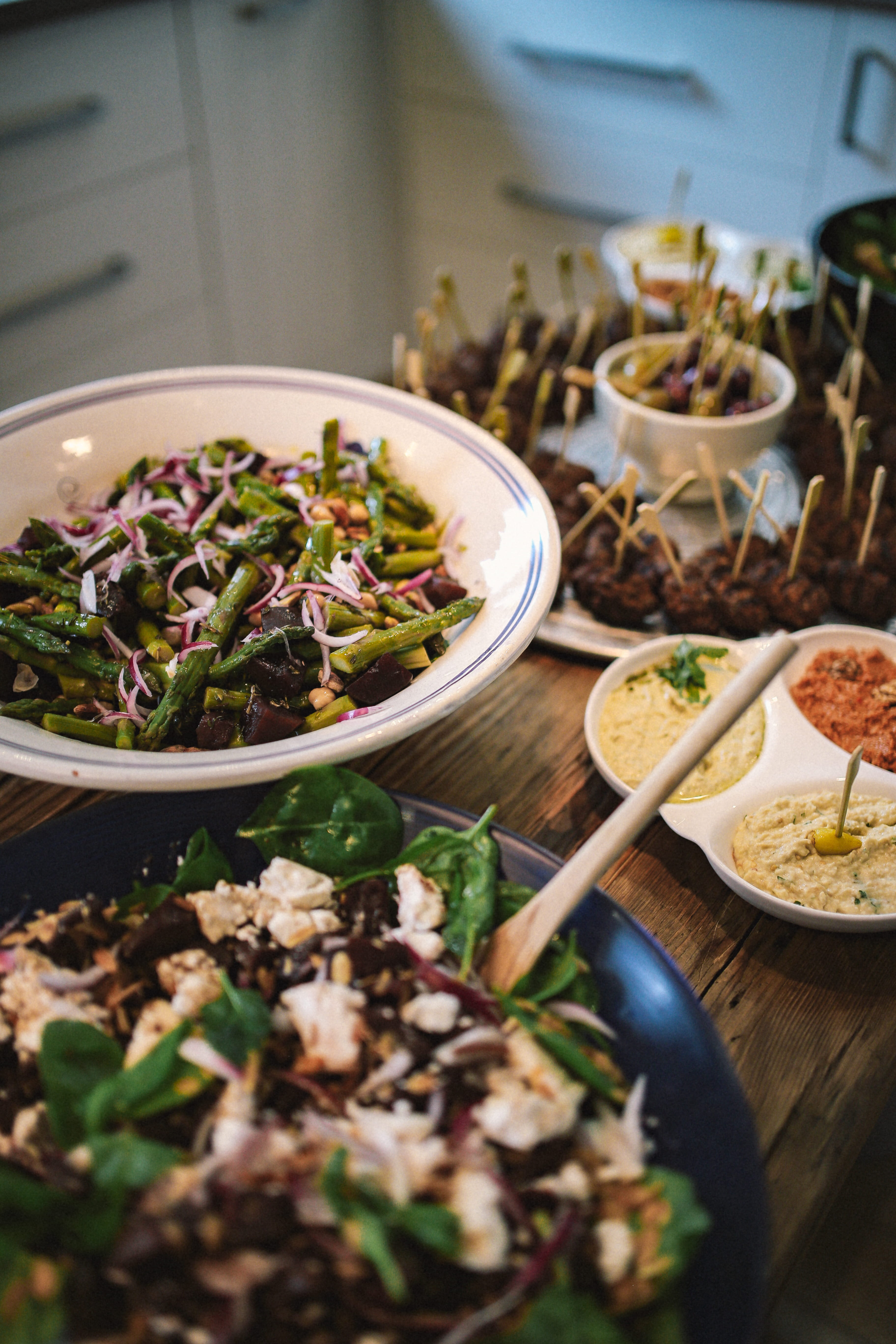 chopped, plate, 5K, Lebanese Food, bowl, selective focus, dinner, meal, lebanese, freshness, cooking, domestic room, no people, still life, arabic, party, Phone HD Wallpaper