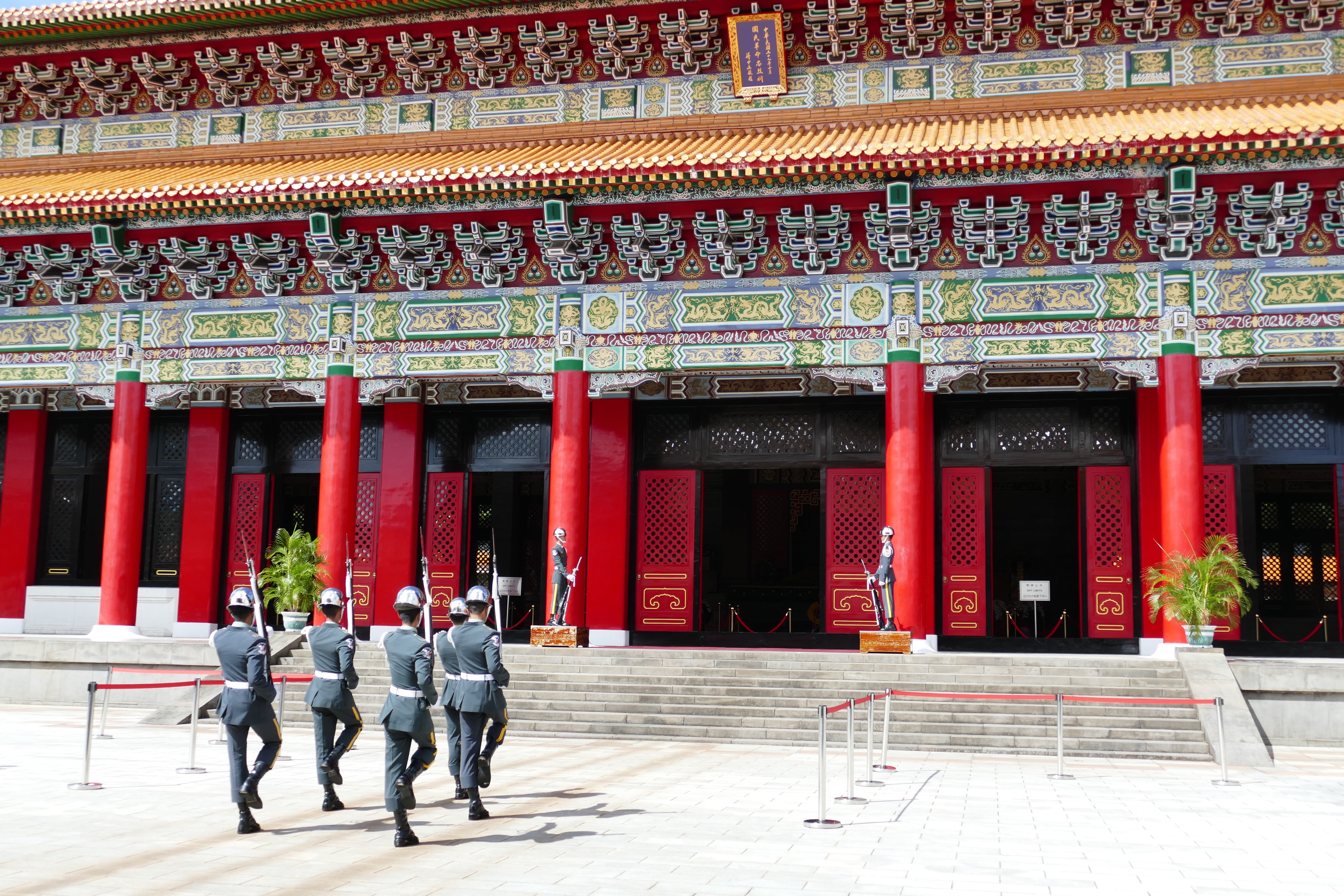 guard of honor, men, state, architectural column, entrance, built Structure, day, taiwan, architecture, famous Place, travel destinations, building exterior, HD Wallpaper
