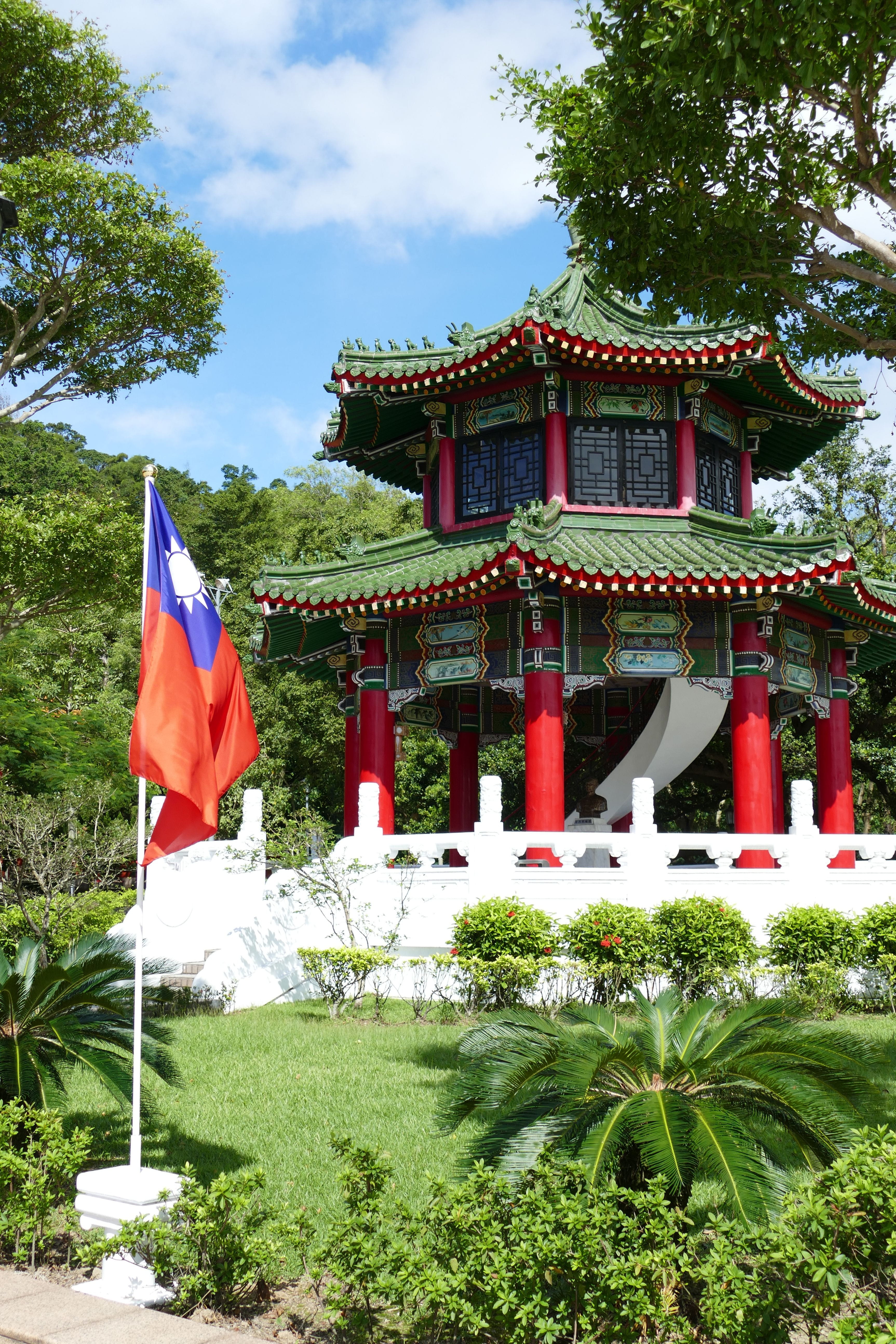 temple - Building, china, religion, flag, buddhism, famous Place, Cenotaph, Capital, Taipei, day, outdoors, cloud - sky, sky, architecture, temple, asia, Phone HD Wallpaper