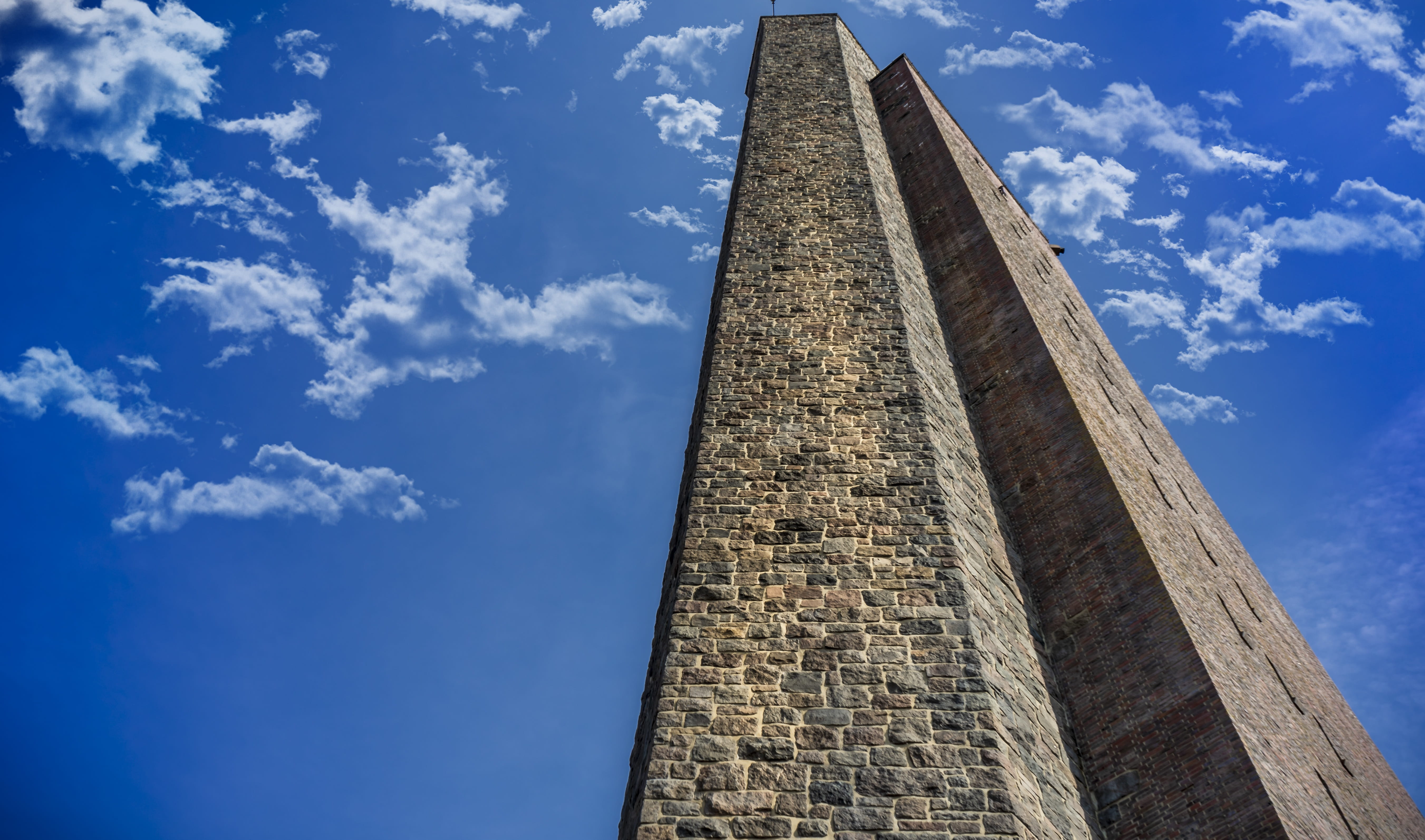 cenotaph, history, the past, ancient, laboe, monument, cloud - sky, building exterior, outdoors, architectural column, low angle view, built structure, HD Wallpaper