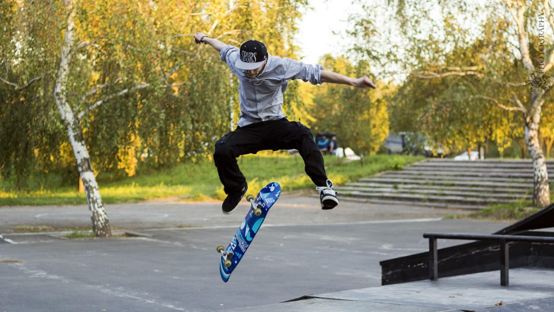 1920x1080, skater, boy, photograph, 1080P, kickflip, jumping, sports, skateboard, selective, HD Wallpaper
