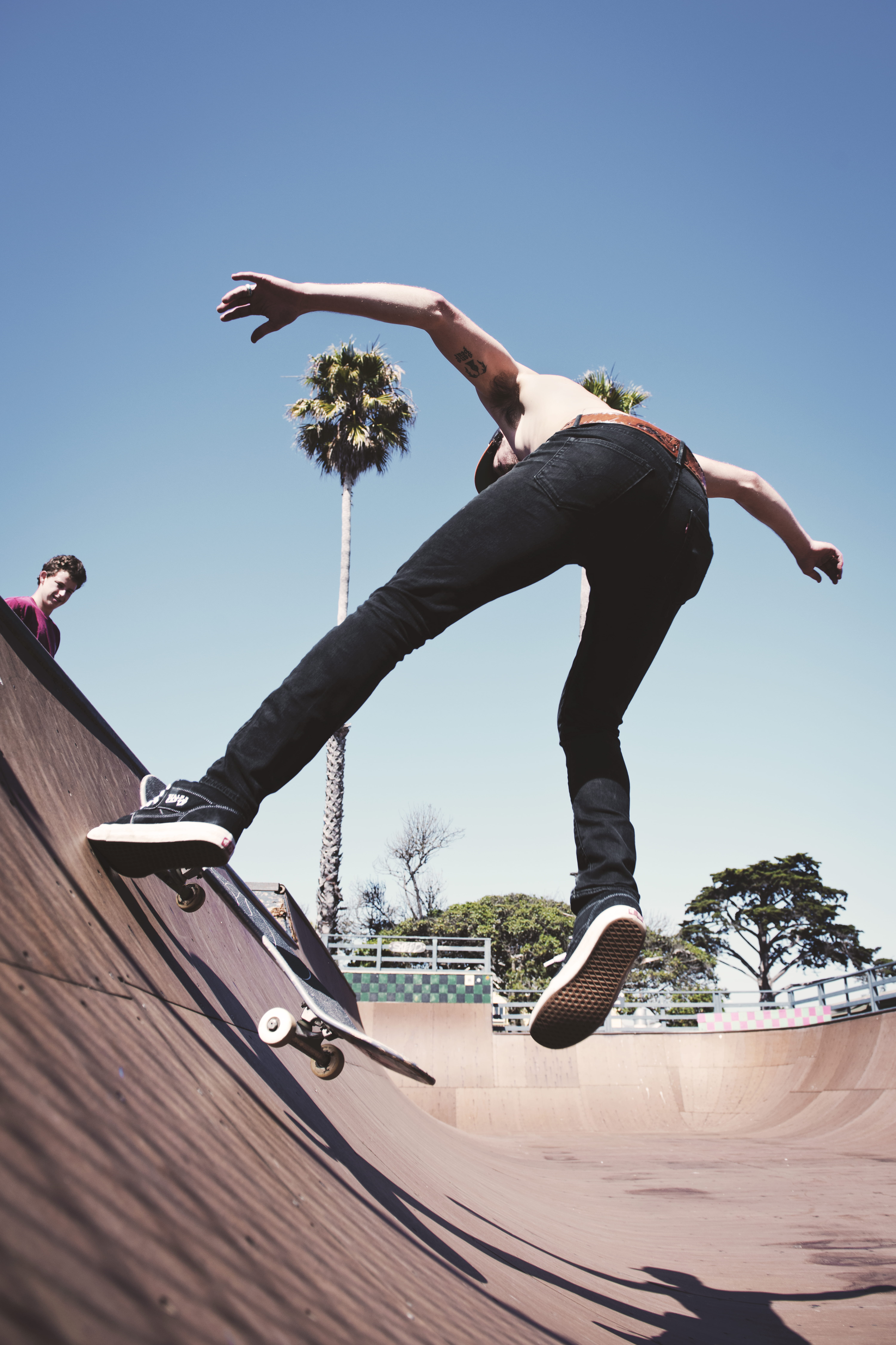 bailing, trick, real people, outdoors, nature, full length, day, fashion, van, jump, lifestyles, clear sky, half pipe, balance, male, sky, arms raised, Phone HD Wallpaper