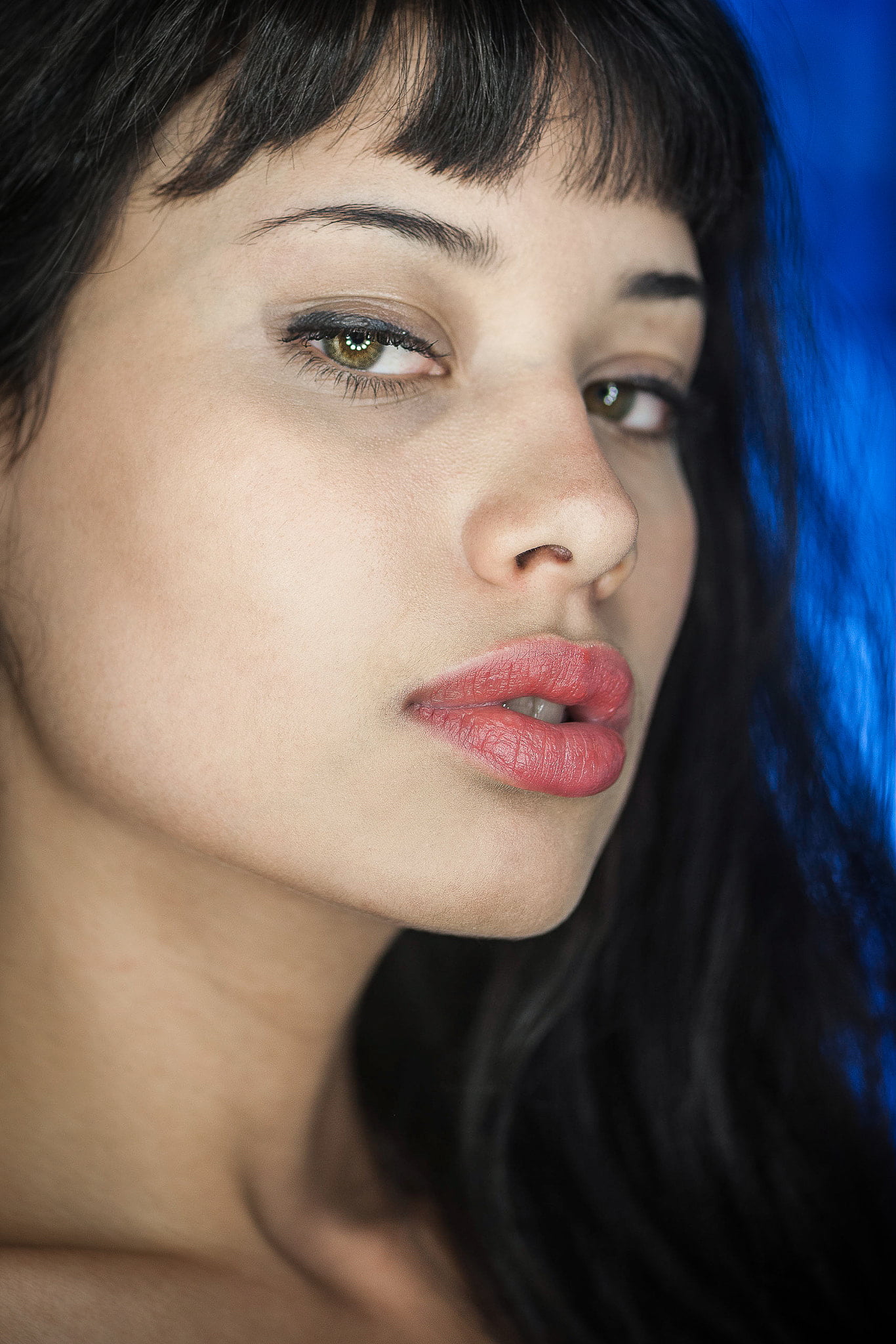 face, make-up, brown hair, contemplation, 1080P, model, close-up, studio shot, body part, hairstyle, human lips, one person, portrait, Esteban Montoya, Phone HD Wallpaper