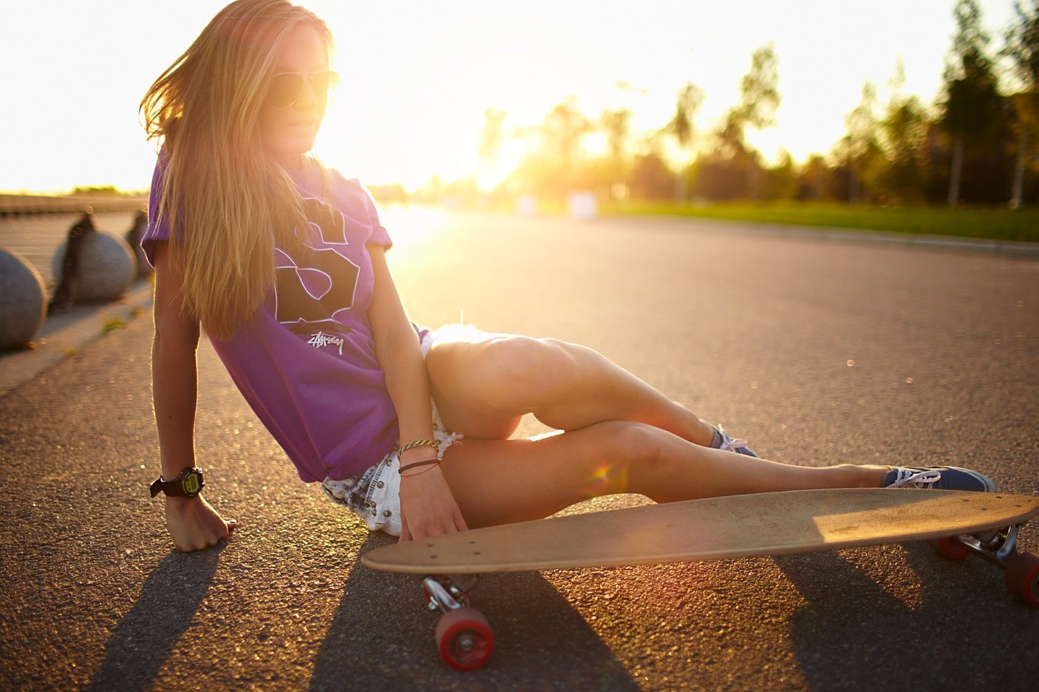 720P, women with glasses, skateboard, sitting, blonde, road, women, floor, brunettes, glasses, on the floor, sunset, HD Wallpaper