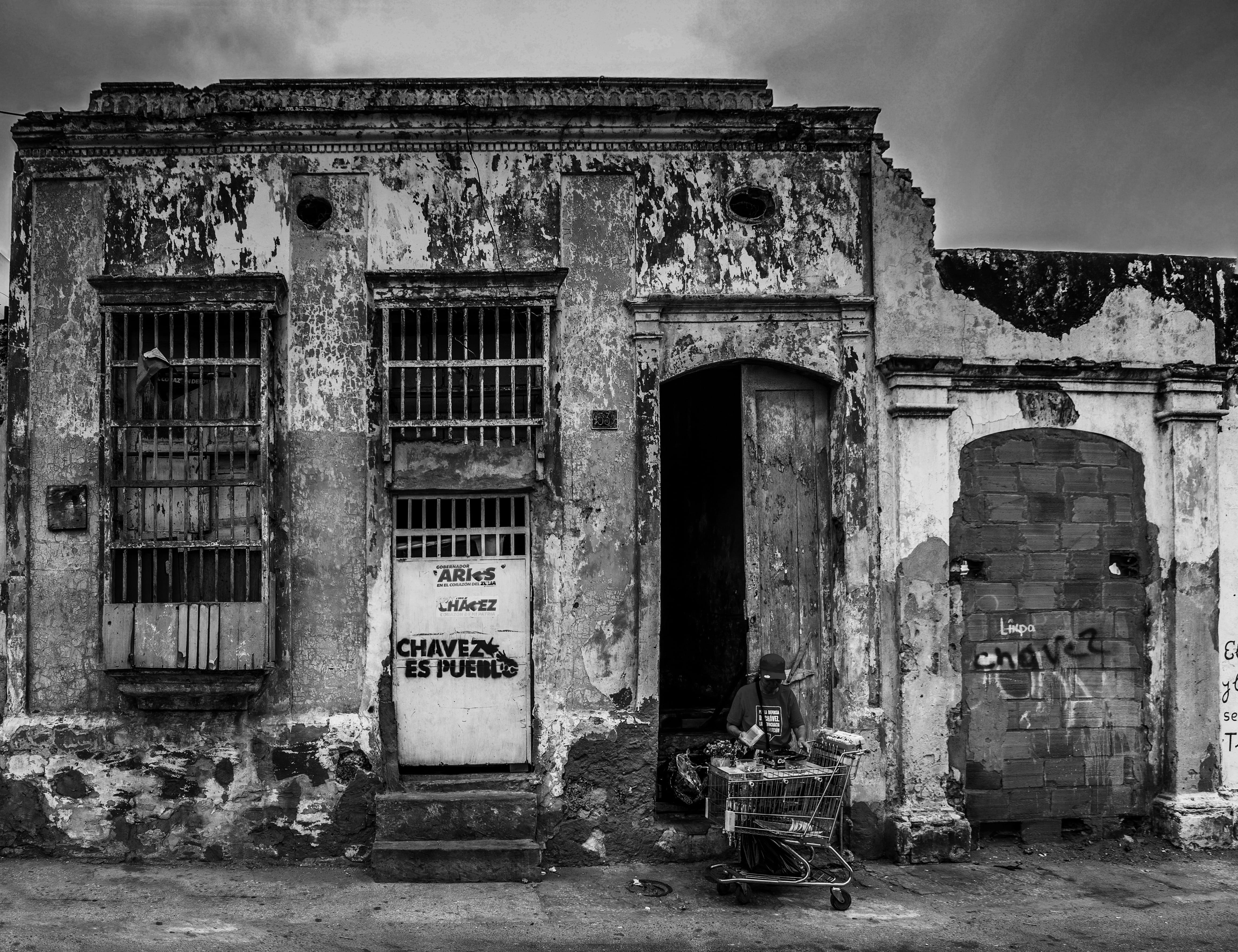 Old, sky, Maracaibo, the past, deterioration, Venezuela, run-down, abandoned, decline, black and white, venezuela, person, window, cities, history, text, HD Wallpaper