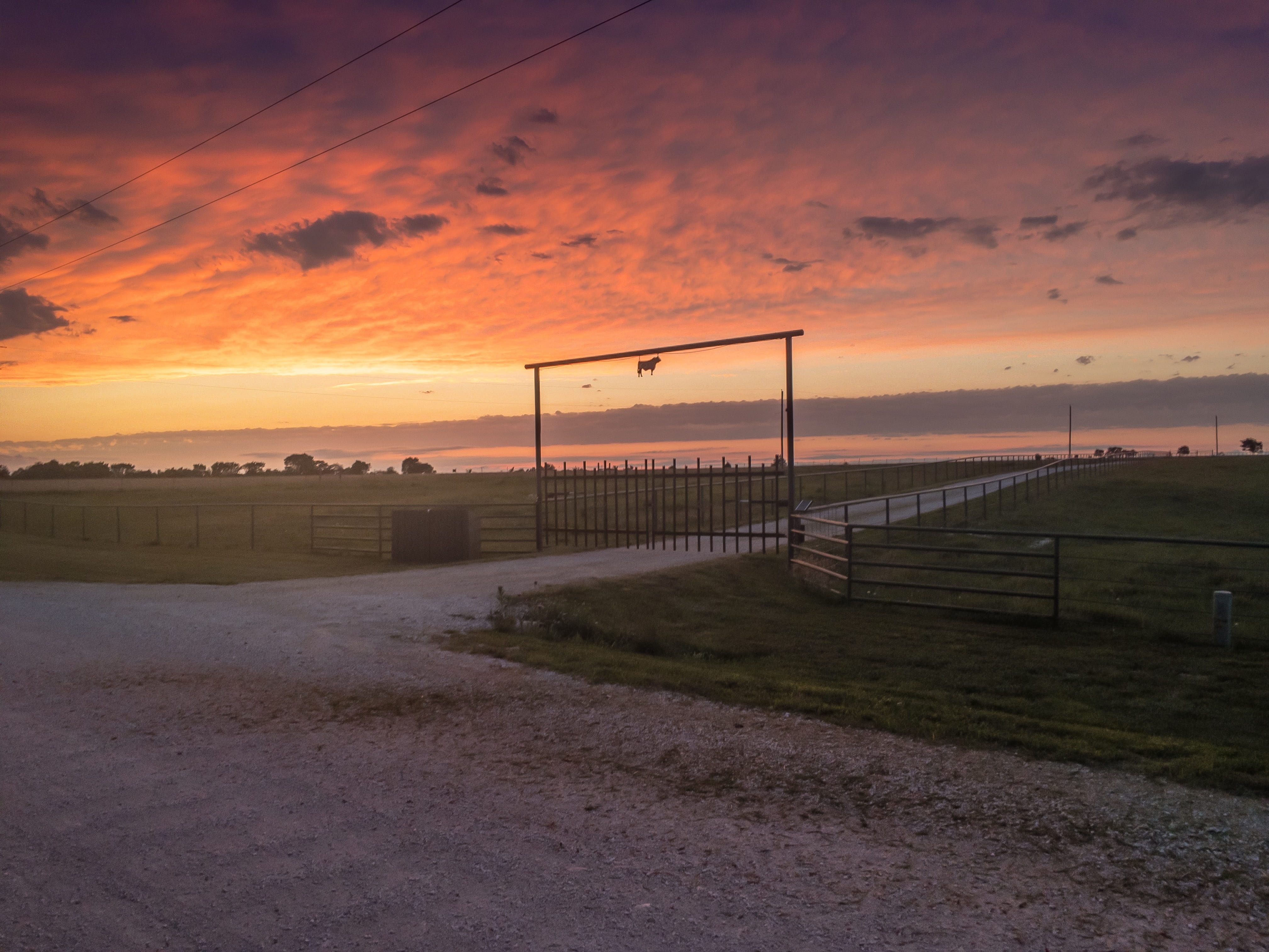 western, nature, boundary, scenics - nature, landscape, farm, cloud - sky, tranquil scene, agriculture, beauty in nature, countryside, driveway, rural, HD Wallpaper