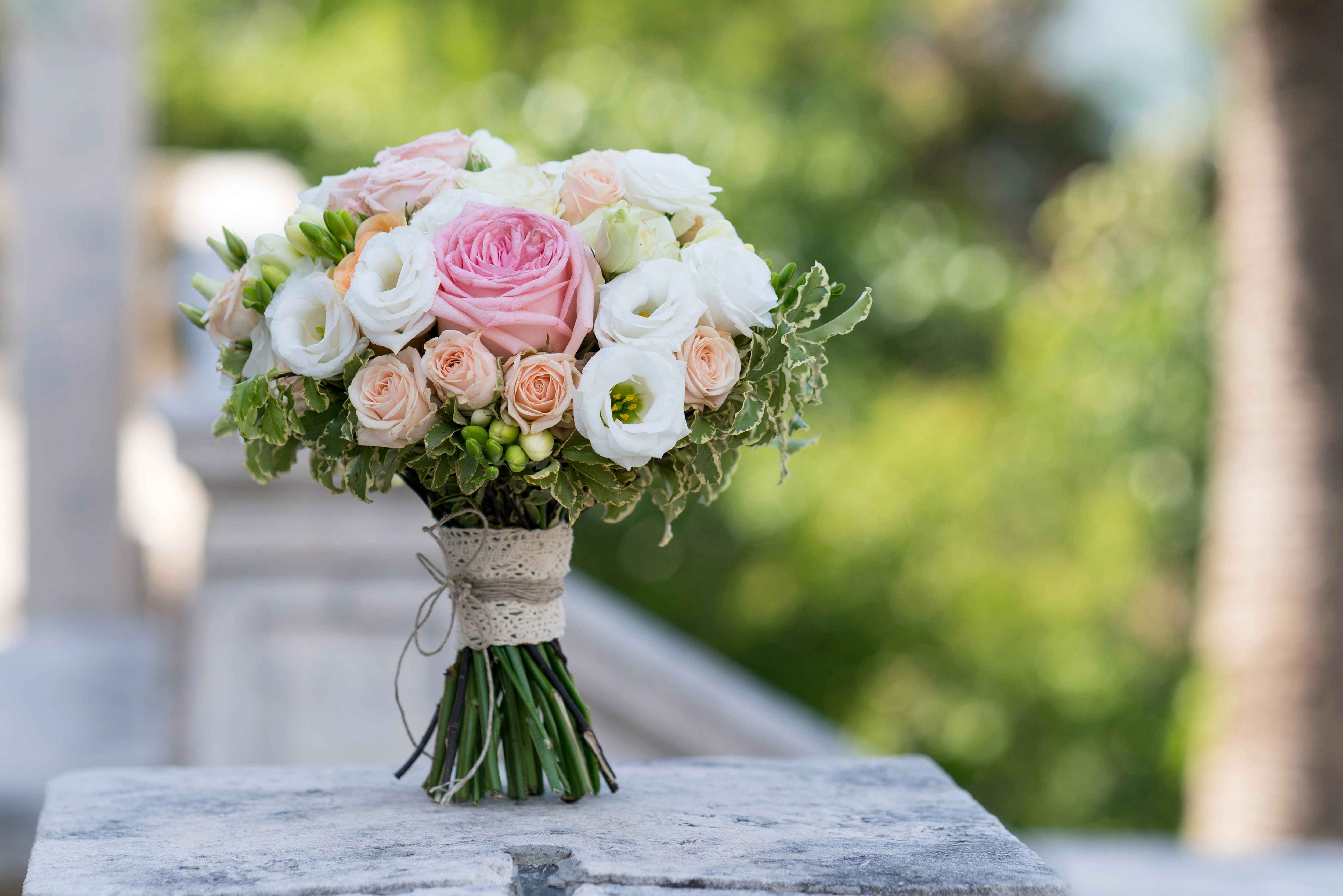 bokeh, roses, eustoma, bouquet, background, 4K, glare, HD Wallpaper
