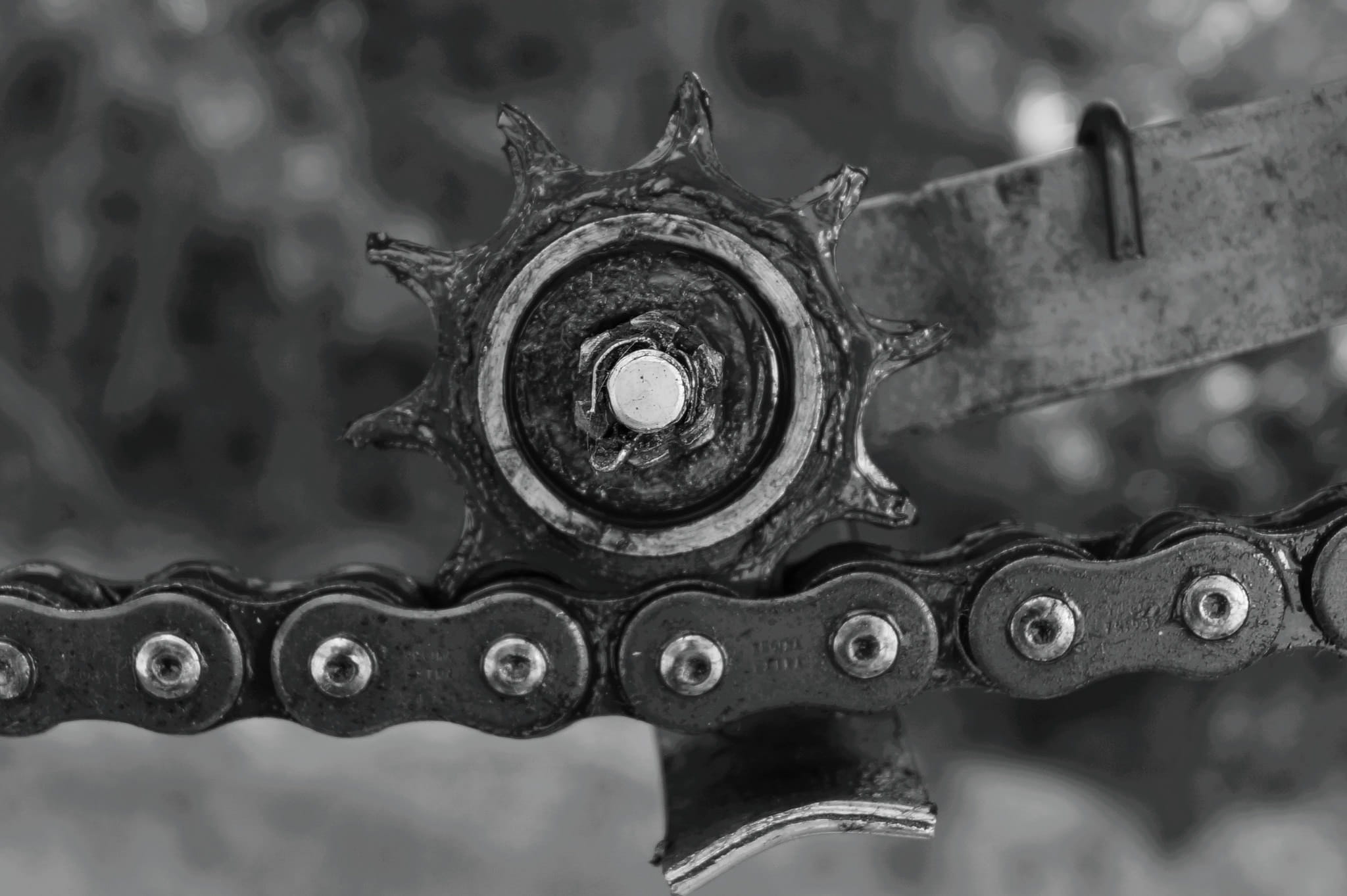 detail, chain, star, mechanism, succession, barrier, outdoors, bond, white black, operation, 1080P, focus on foreground, dance, day, sequence, combination, HD Wallpaper