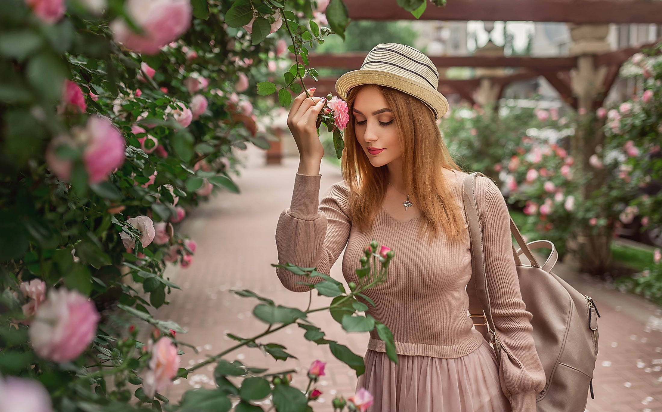 the bushes, young adult, leisure activity, sun hat, plant, outdoors, young women, beauty, lifestyles, girl, growth, nature, 1080P, one person, real people, HD Wallpaper