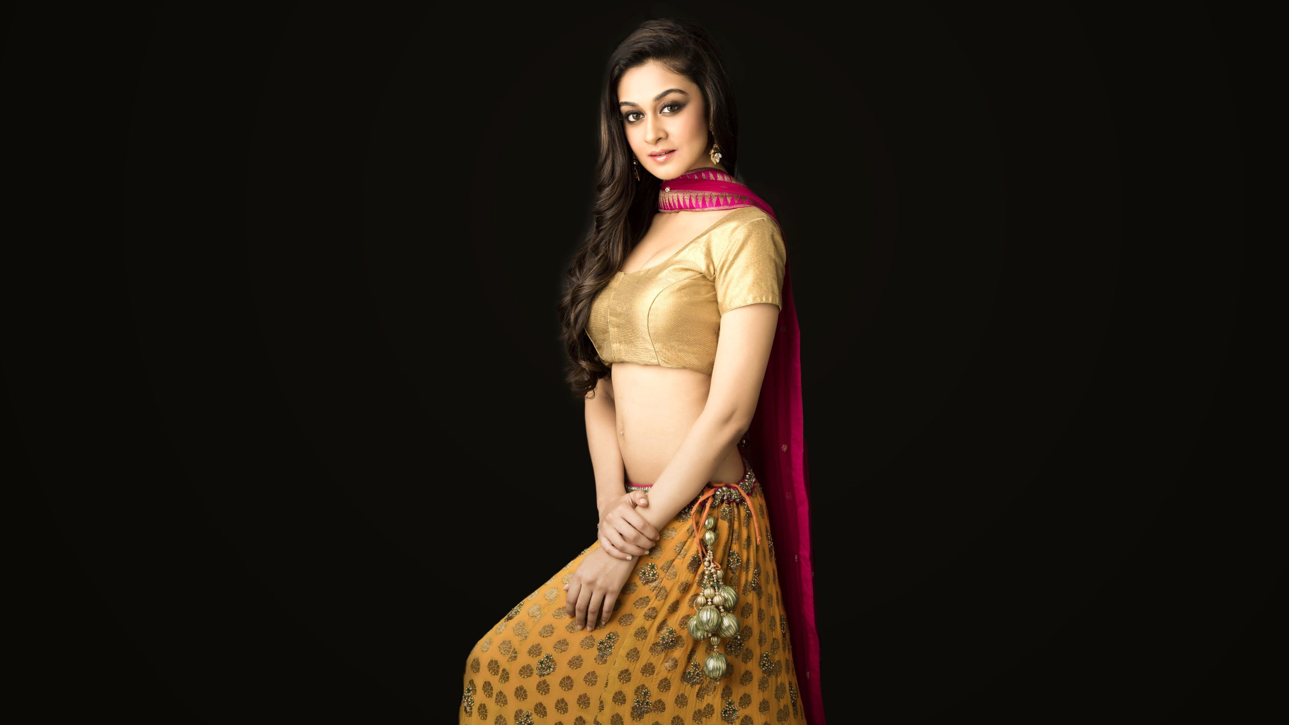 woman, Bollywood, ghagra, 2K, dress, Actress, HD, brown, choli, Aishwarya Arjun, HD Wallpaper