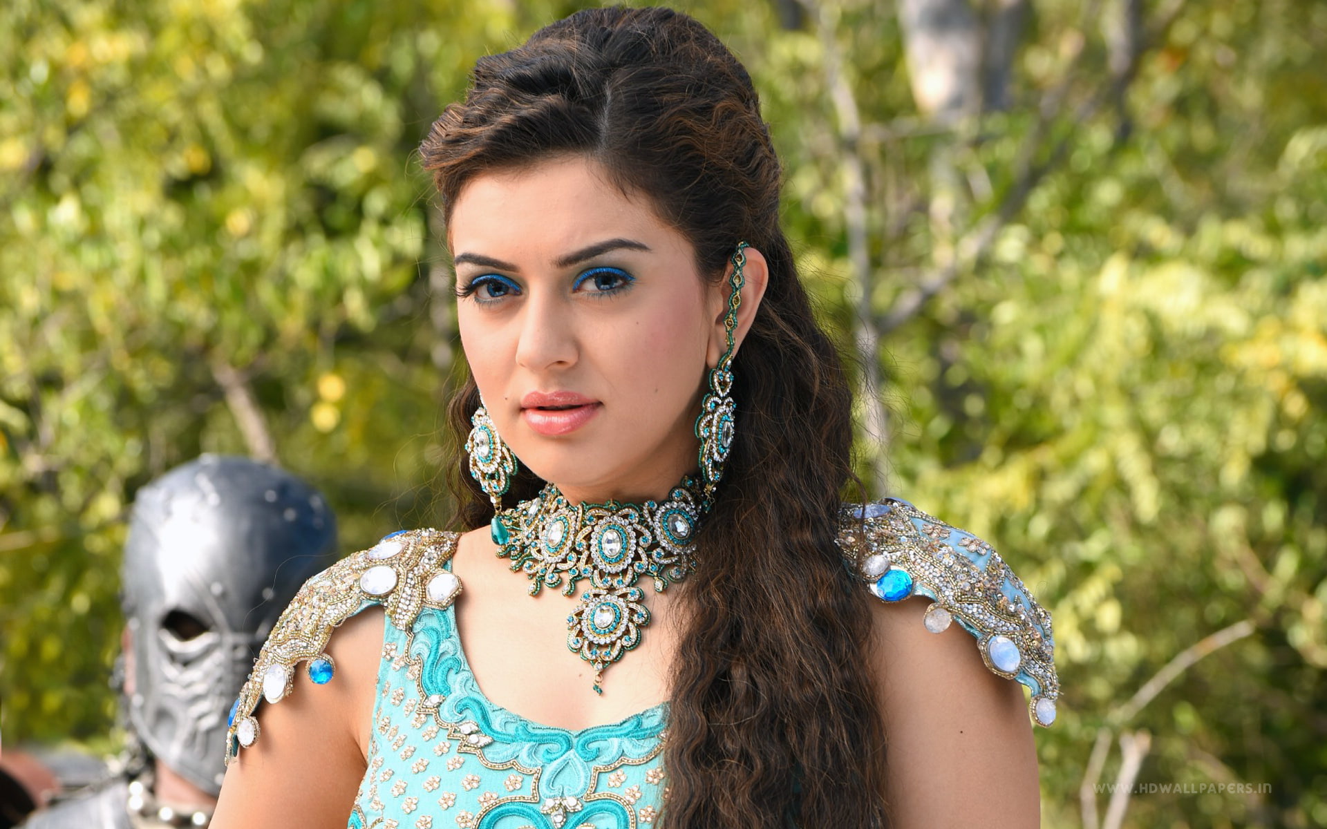 outdoors, Puli, leisure activity, portrait, one person, looking at camera, day, 1080P, beautiful woman, headshot, Hansika, real people, adult, hairstyle, HD Wallpaper