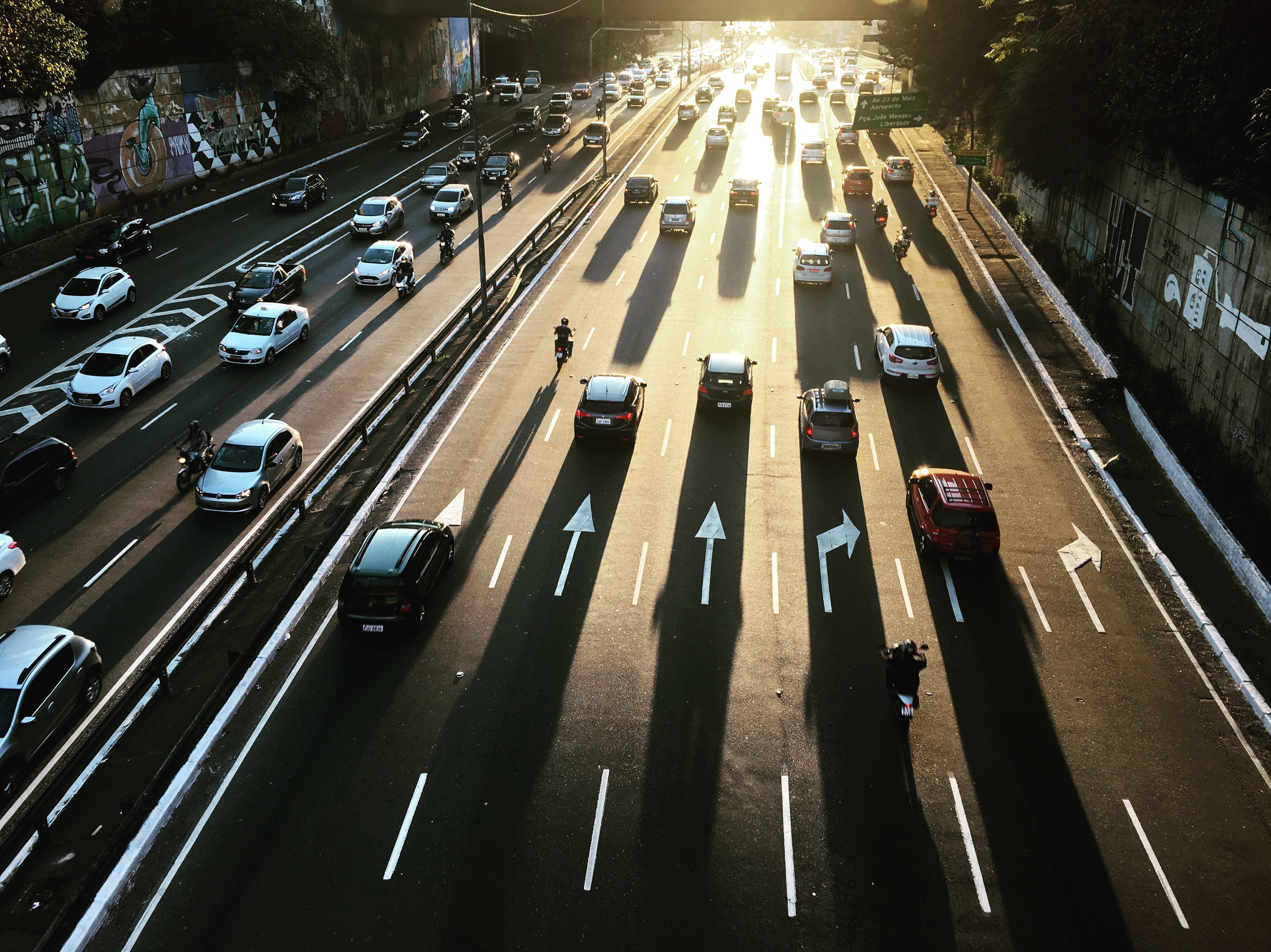 architecture, car, multiple lane highway, transit, street, city, steel, traffic, vehicles, motor vehicle, sign, brazil, no people, panning, road marking, HD Wallpaper