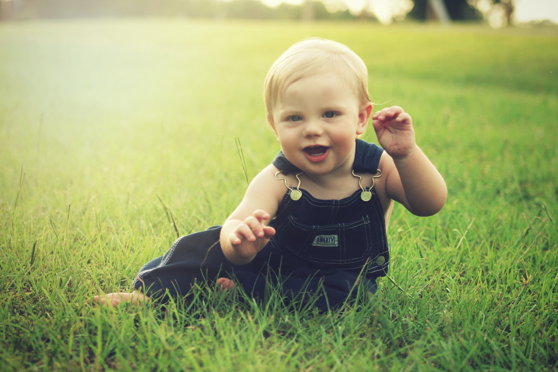 people, hair, joy, expression, real people, summer, cute, boy, childhood, small, baby, sitting, fun, adorable, blue, happy, 1080P, caucasian Ethnicity, HD Wallpaper
