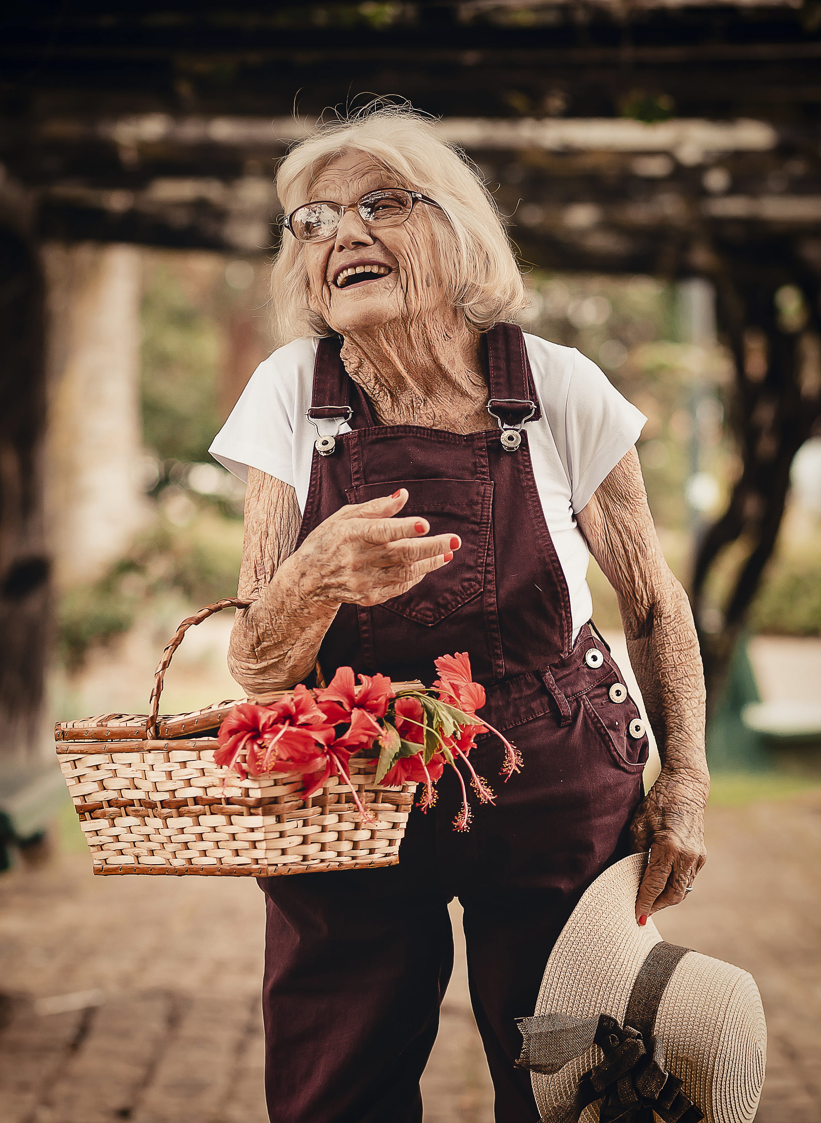 holding, grey hair, three quarter length, senior adult, pensioner, white hair, hairstyle, real people, dungaree, adult, elderly, day, senior, close-up, Phone HD Wallpaper