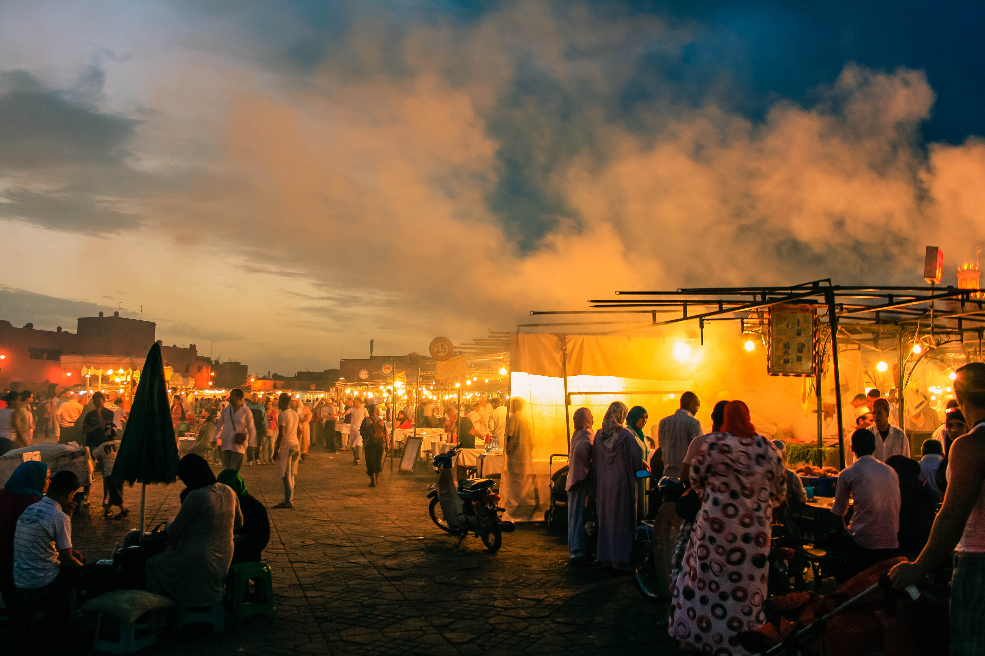lifestyles, nightlife, bazaar, men, group, outdoors, women, gathering, stalls, large group of people, cloud - sky, 4K, architecture, crowd, nature, market Stall, HD Wallpaper