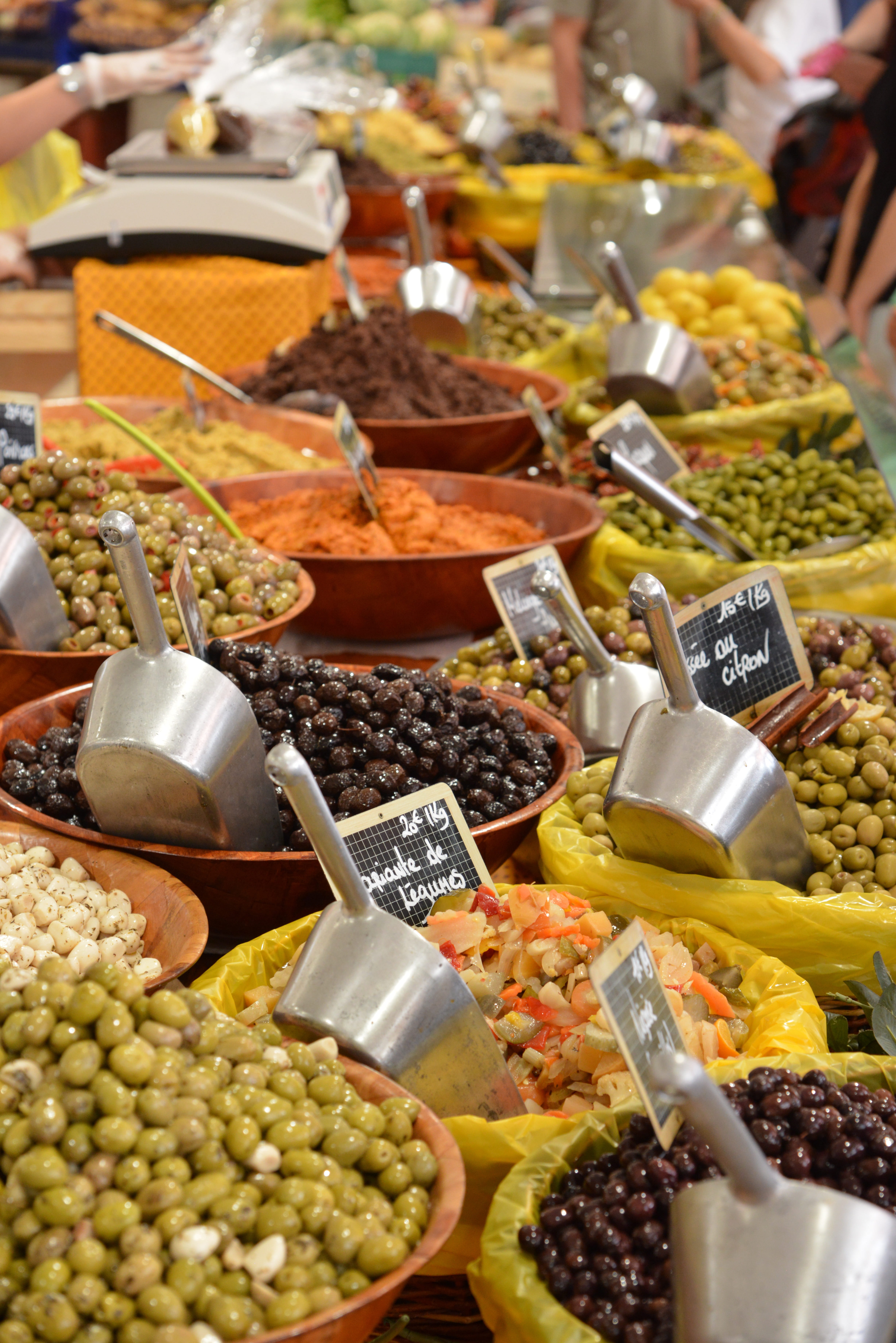 5K, market Stall, spoon, prices, beans, high angle view, spice, freshness, Market, eating utensil, abundance, kitchen utensil, variation, olive, large group of objects, Phone HD Wallpaper